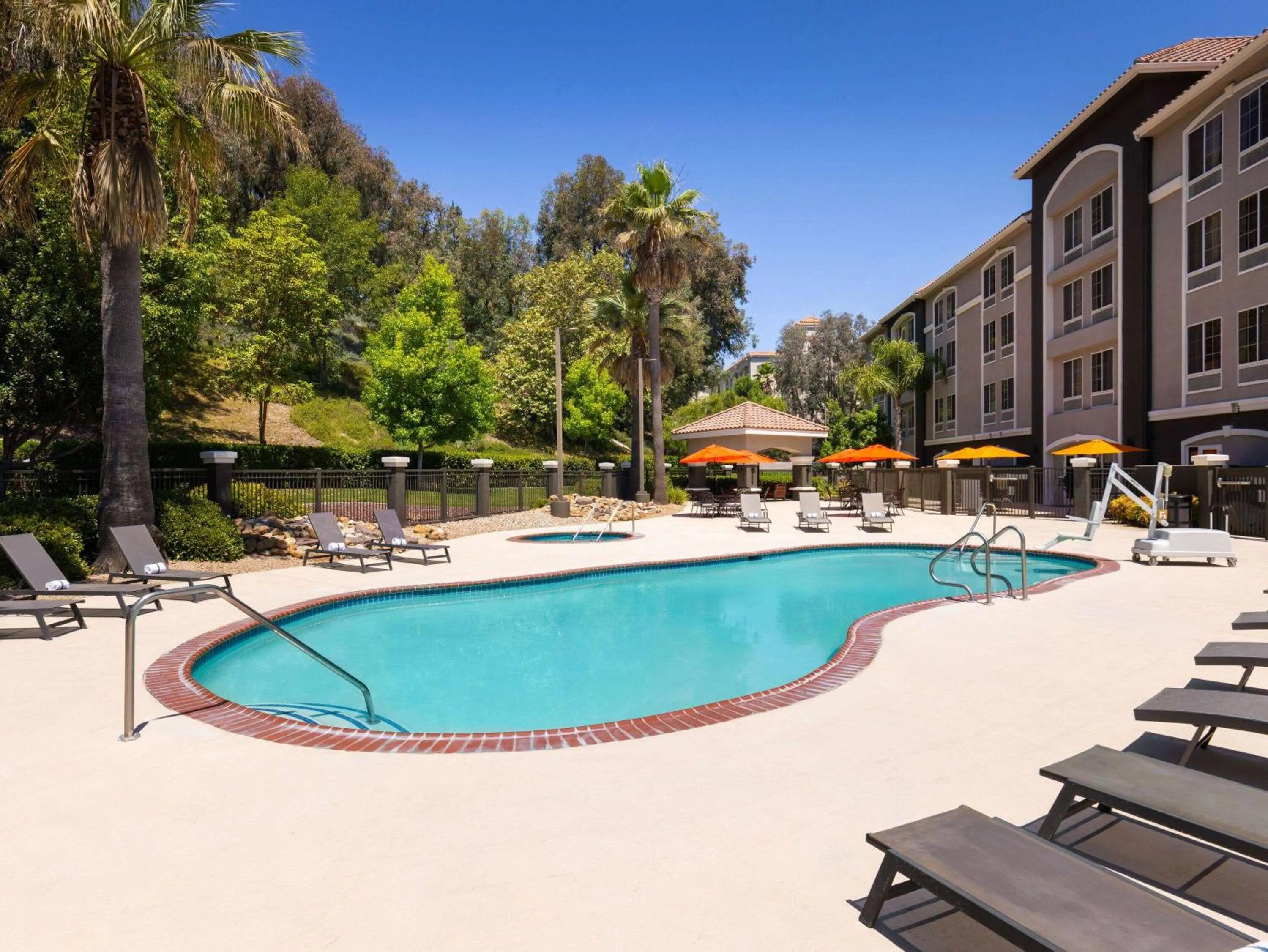 Swimming pool in La Quinta by Wyndham Santa Clarita - Valencia