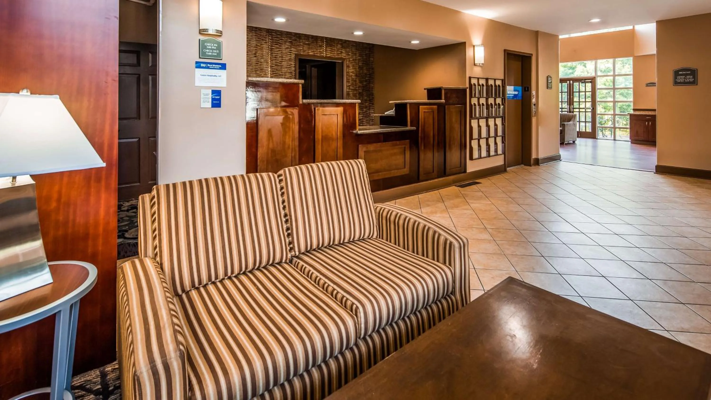 Lobby or reception in Best Western Plus The Inn & Suites at the Falls