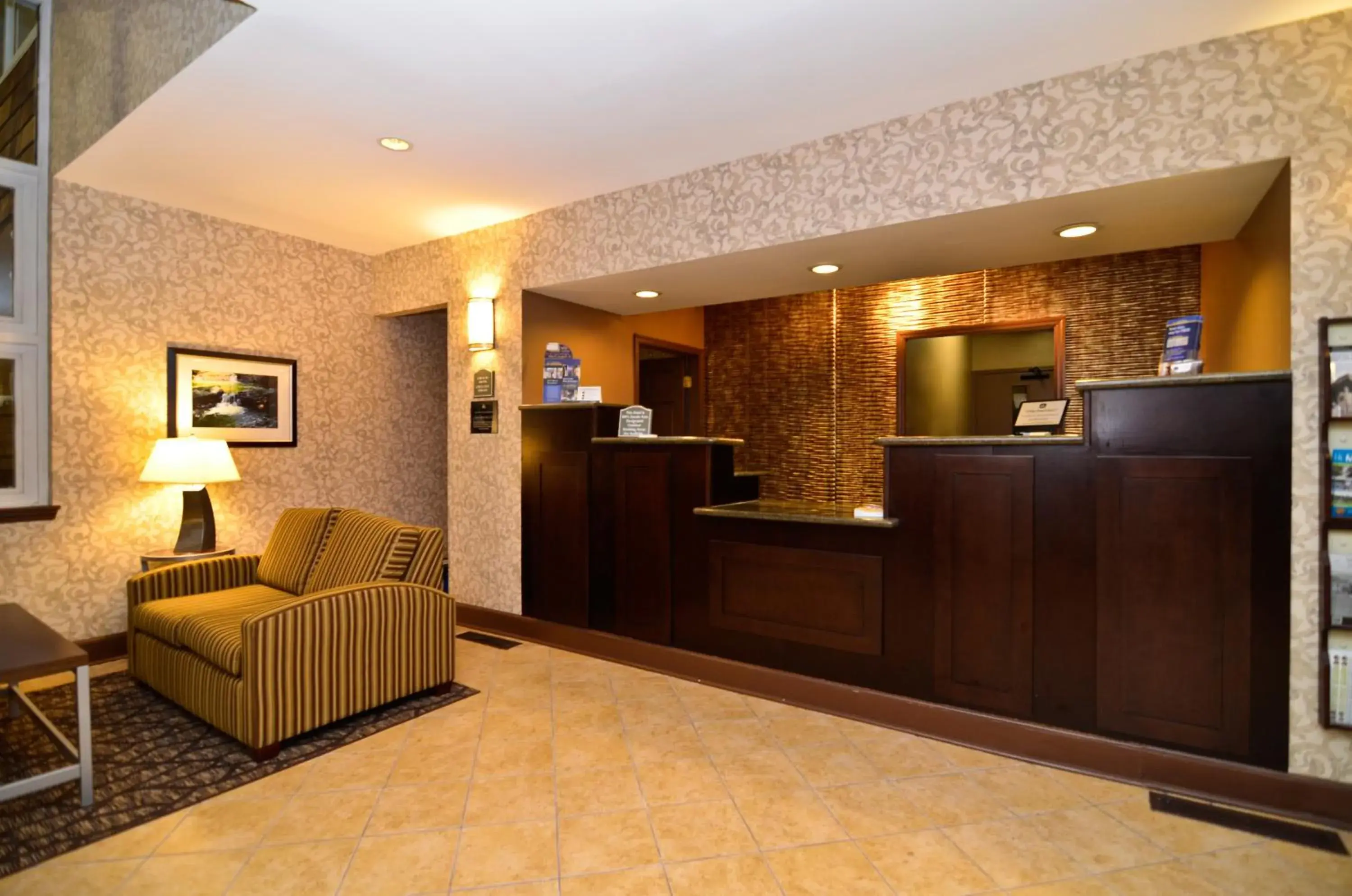 Lobby or reception in Best Western Plus The Inn & Suites at the Falls Lobby or reception in Best Western Plus The Inn & Suites at the Falls