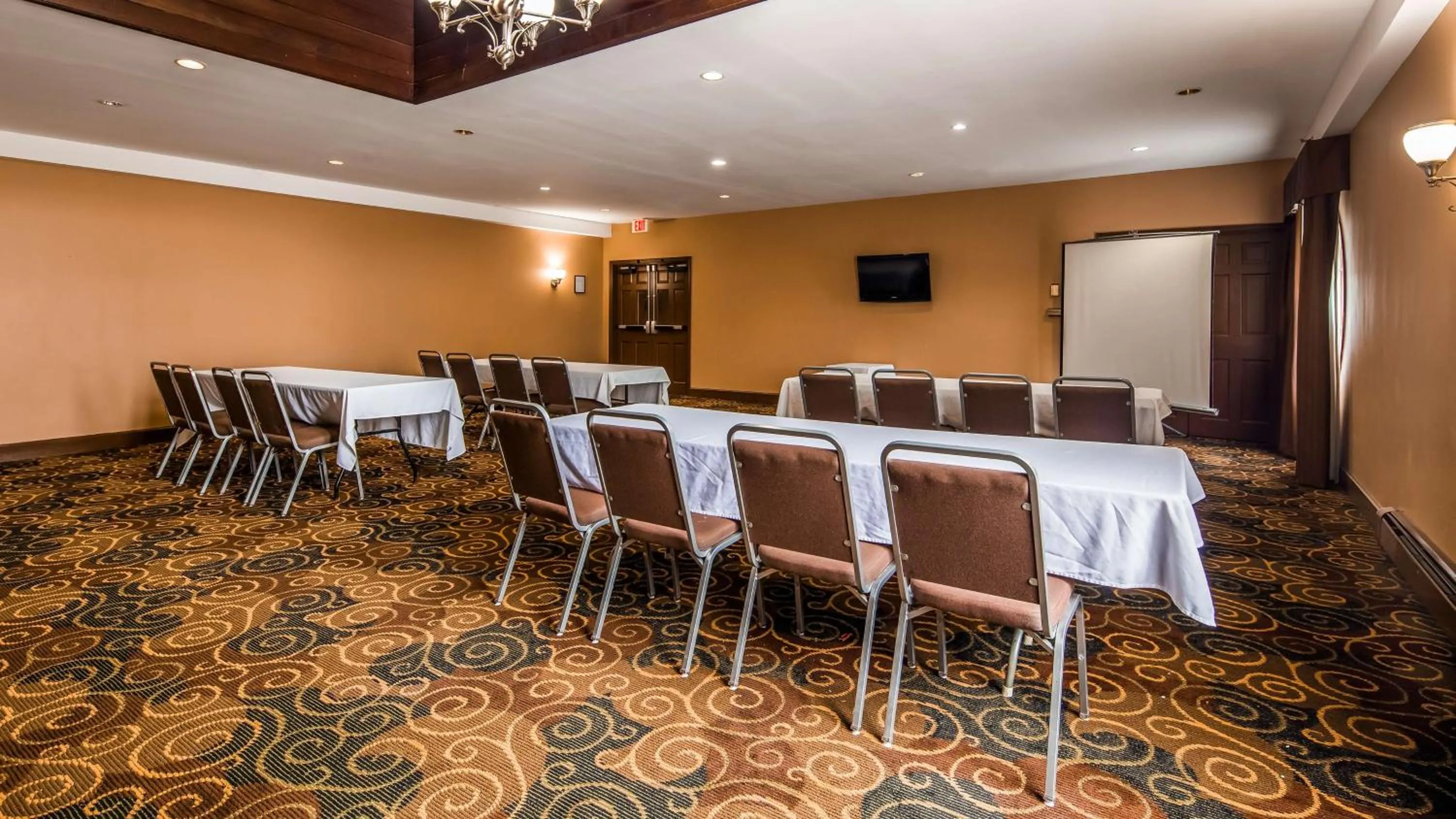 Meeting/conference room in Best Western Plus The Inn & Suites at the Falls