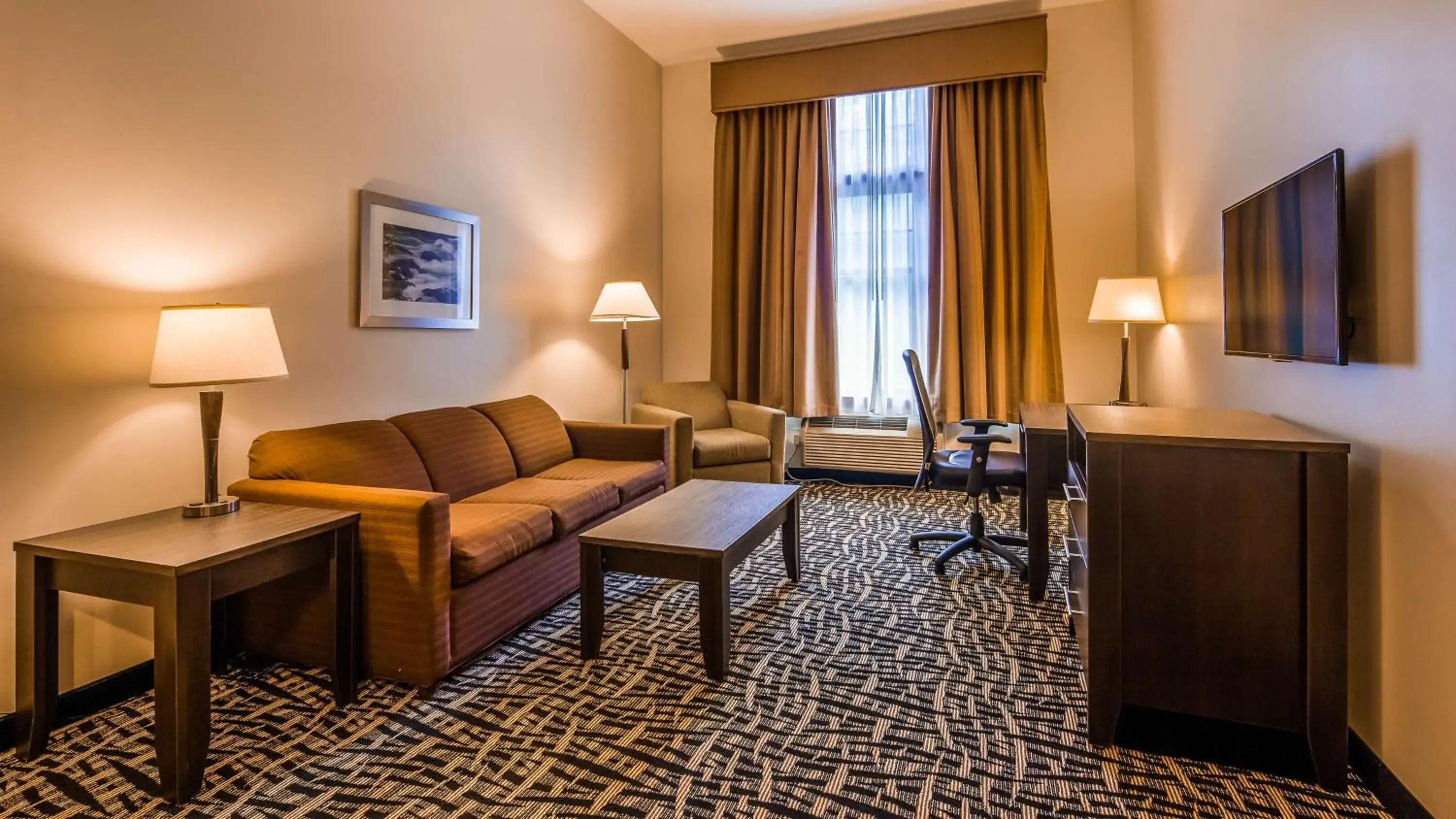 Photo of the whole room in Best Western Plus The Inn & Suites at the Falls Photo of the whole room in Best Western Plus The Inn & Suites at the Falls