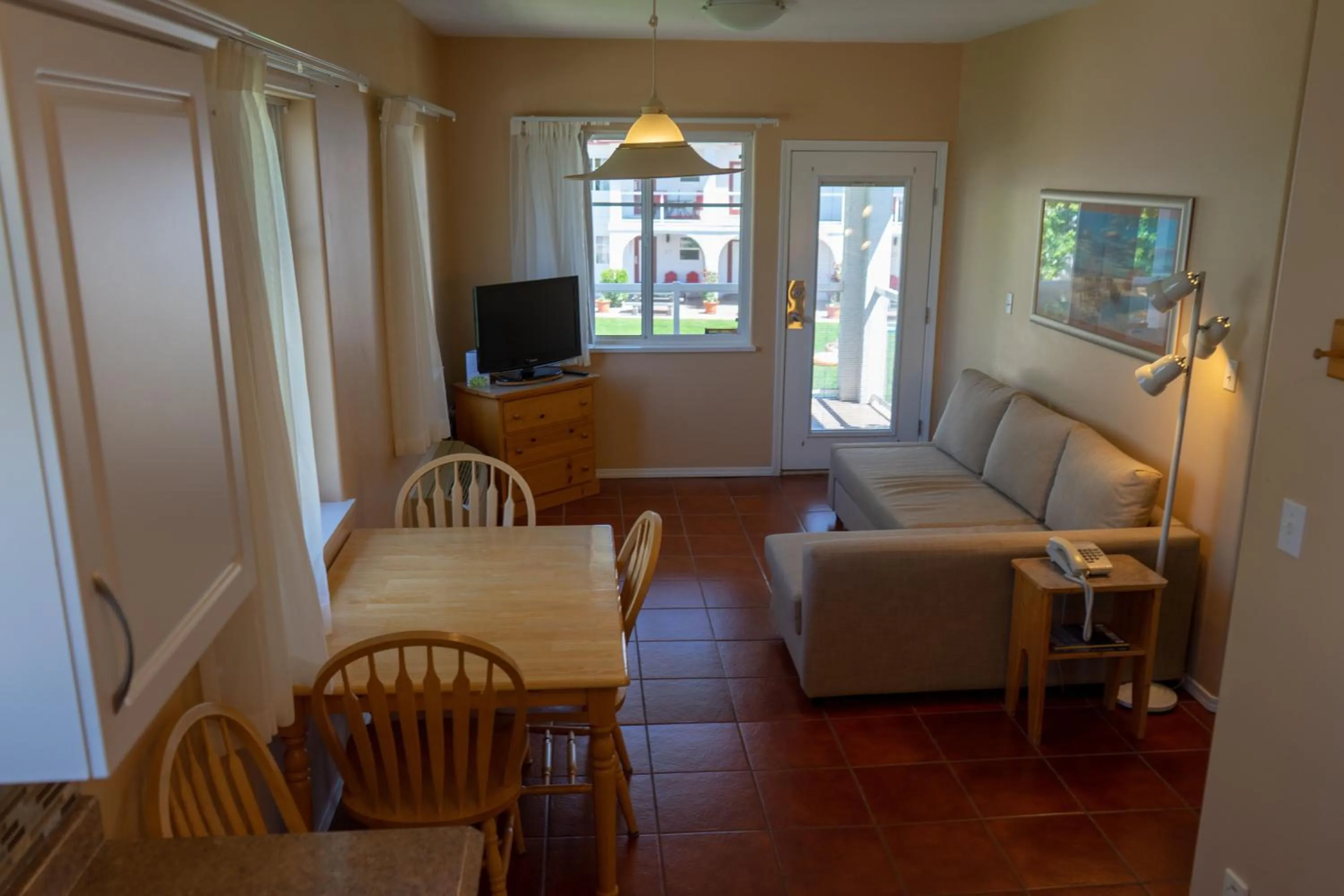 Living room in Sandy Beach Suites
