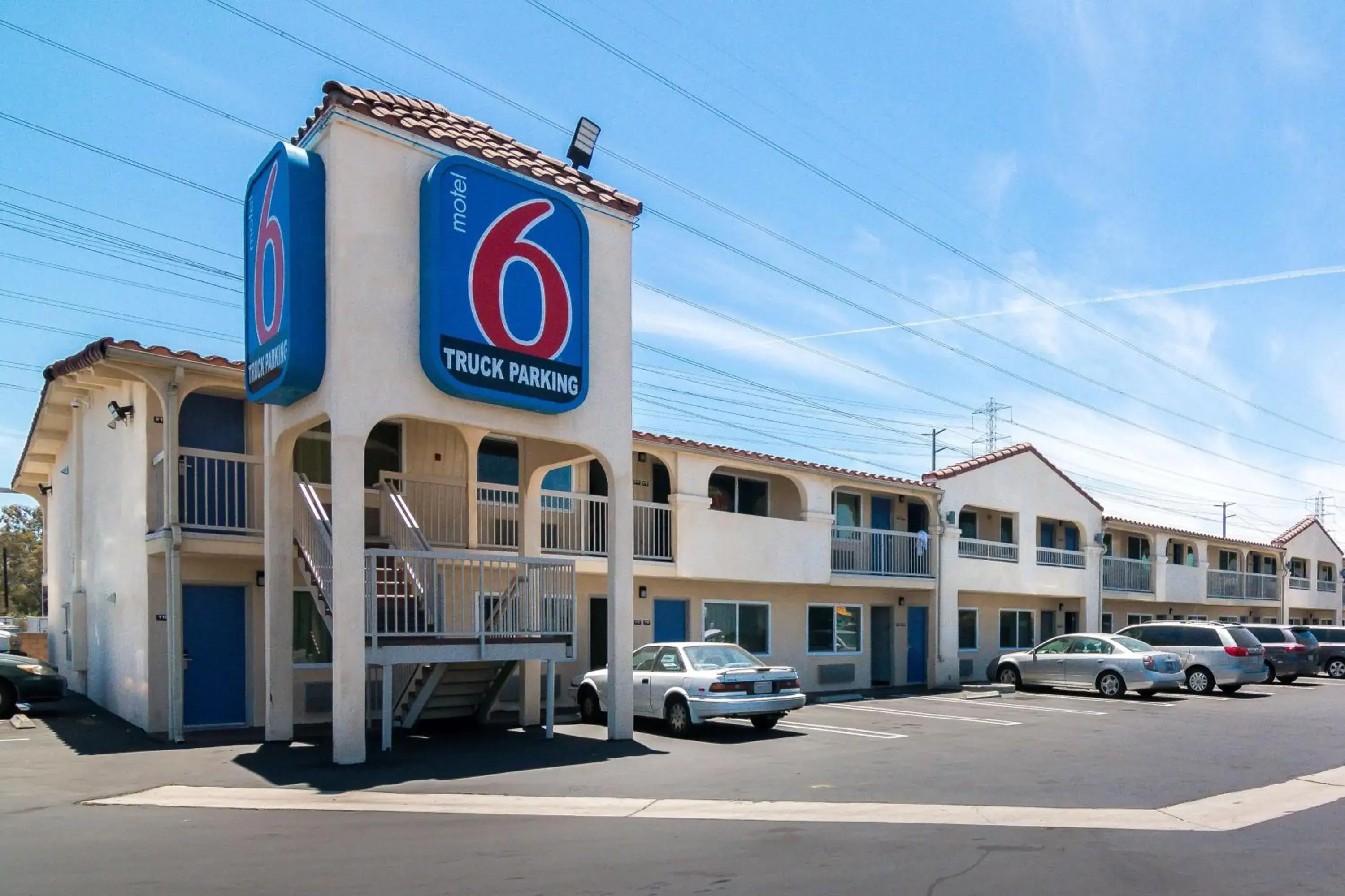 Property building in Motel 6-South El Monte, CA - Los Angeles Property building in Motel 6-South El Monte, CA - Los Angeles