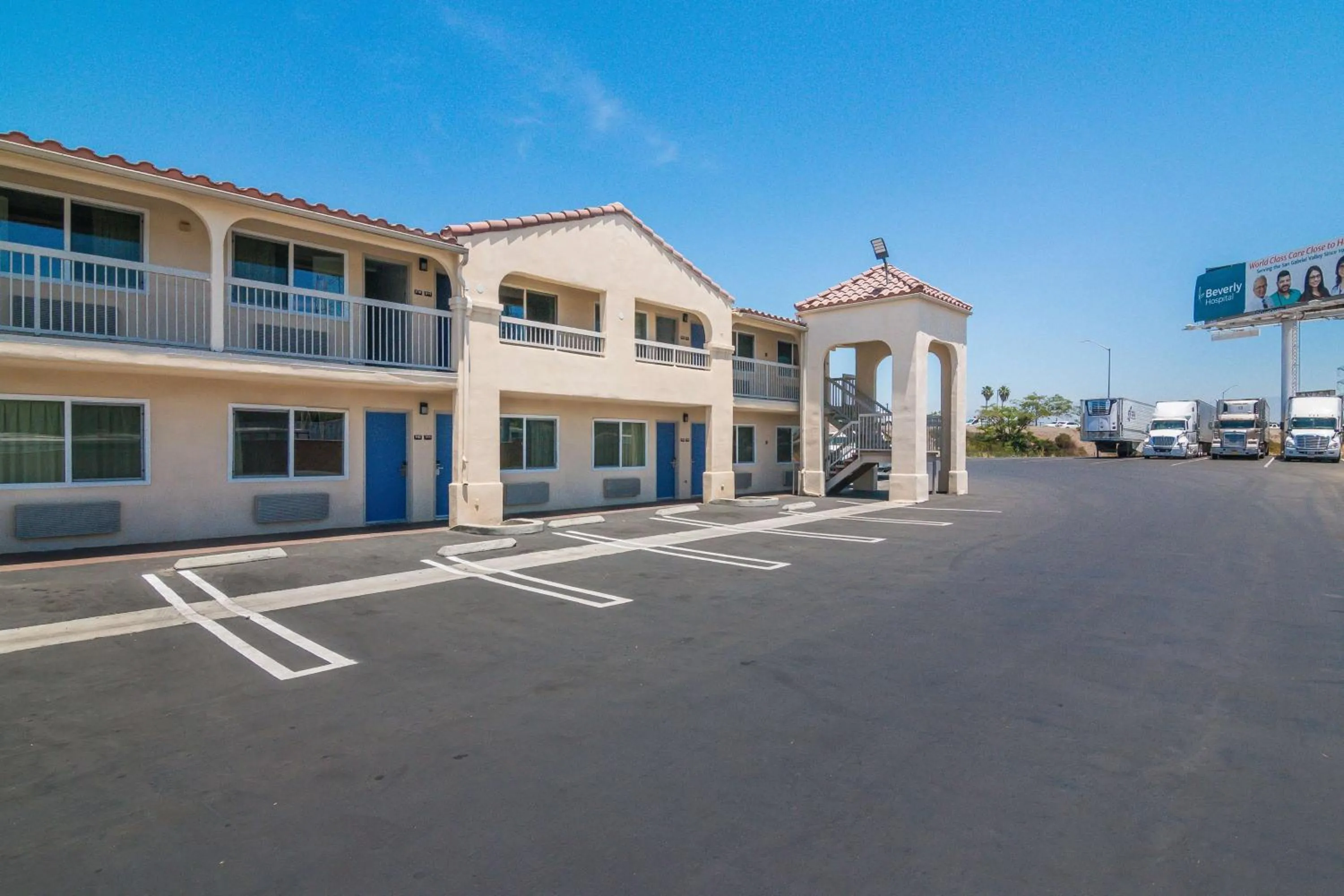 Property building in Motel 6-South El Monte, CA - Los Angeles