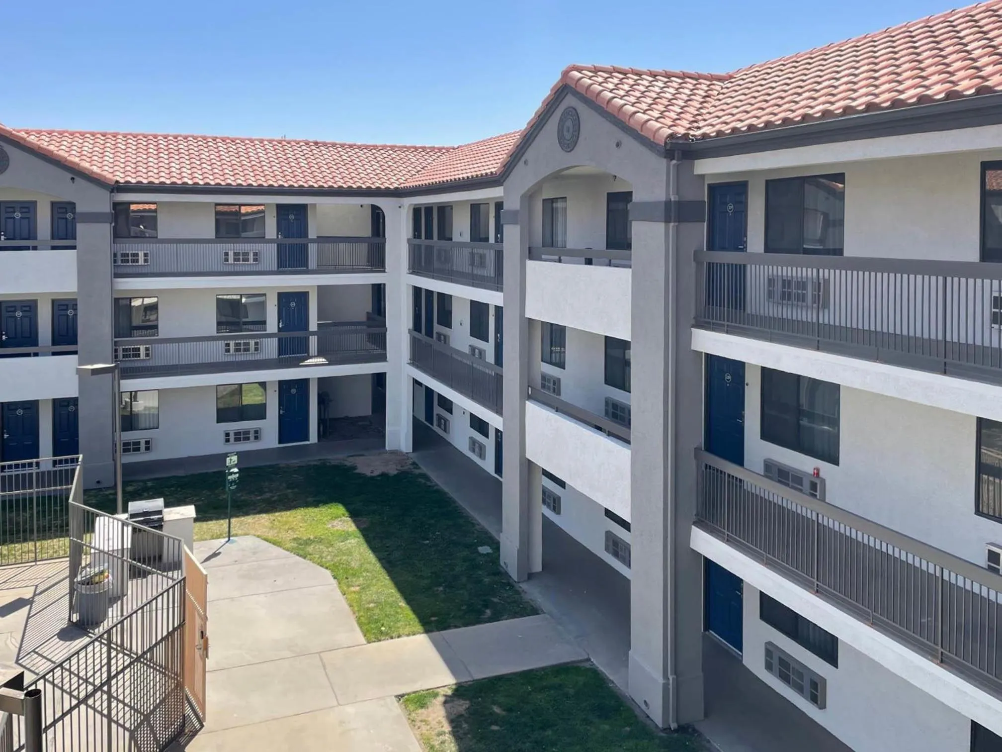 Property building in Motel 6 Barstow, CA I15 and Lenwood Road