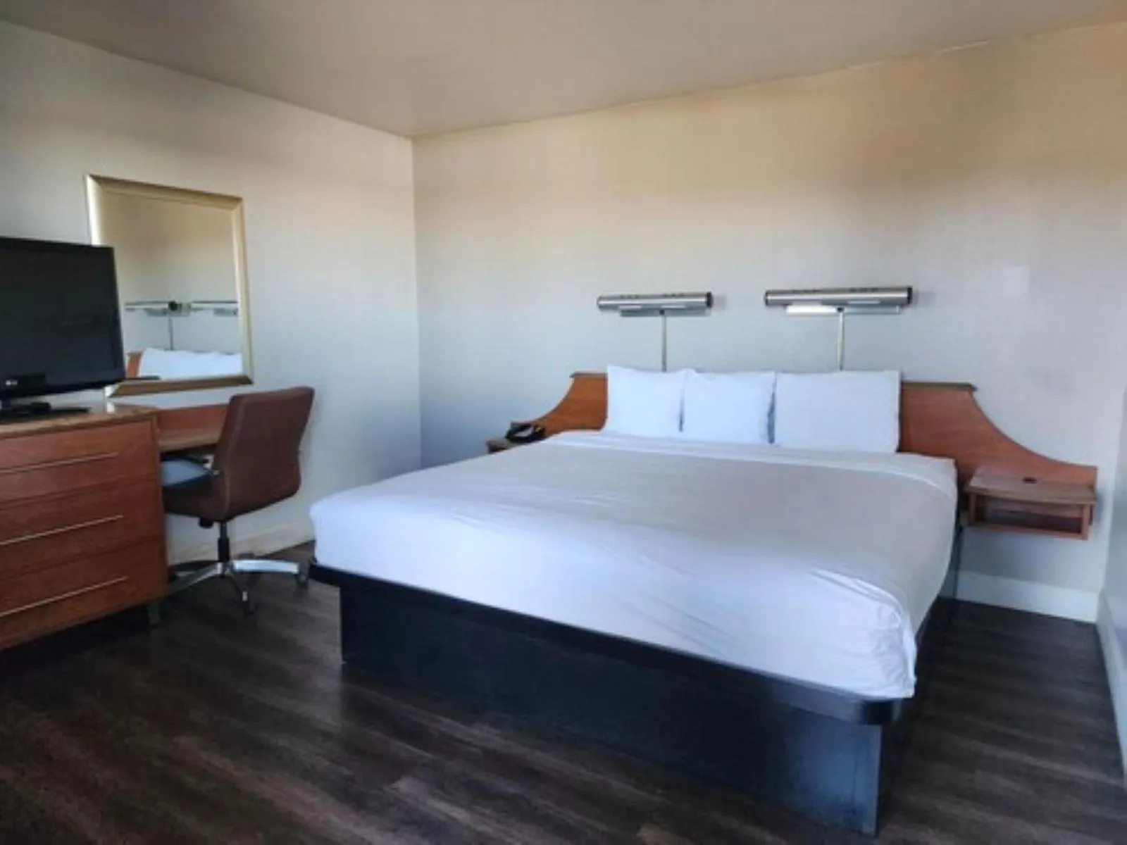 Bed in Motel 6 Barstow, CA I15 and Lenwood Road