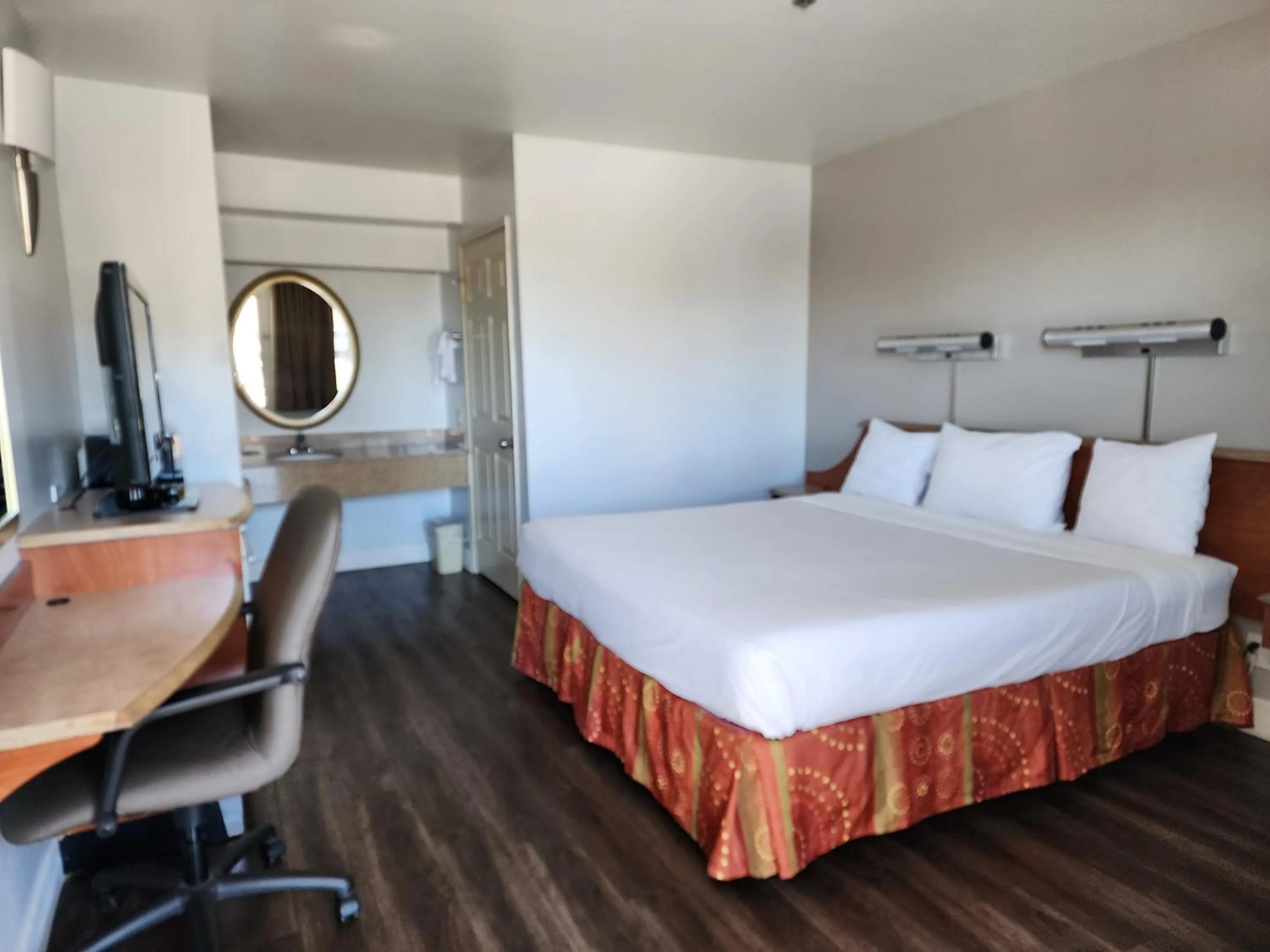 Bed in Motel 6 Barstow, CA I15 and Lenwood Road