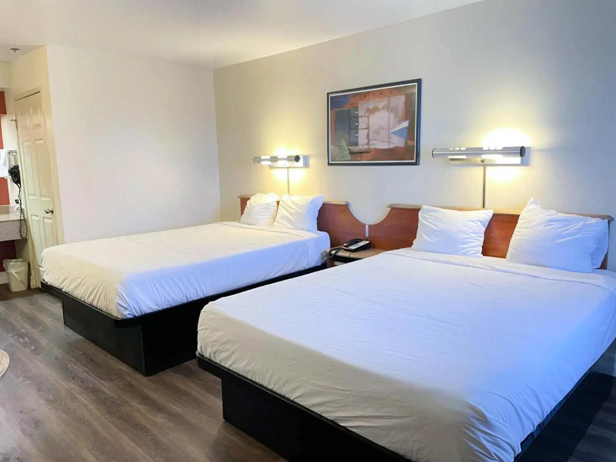 Queen Room with Two Queen Beds - Smoking in Motel 6 Barstow, CA I15 and Lenwood Road Queen Room with Two Queen Beds - Smoking in Motel 6 Barstow, CA I15 and Lenwood Road