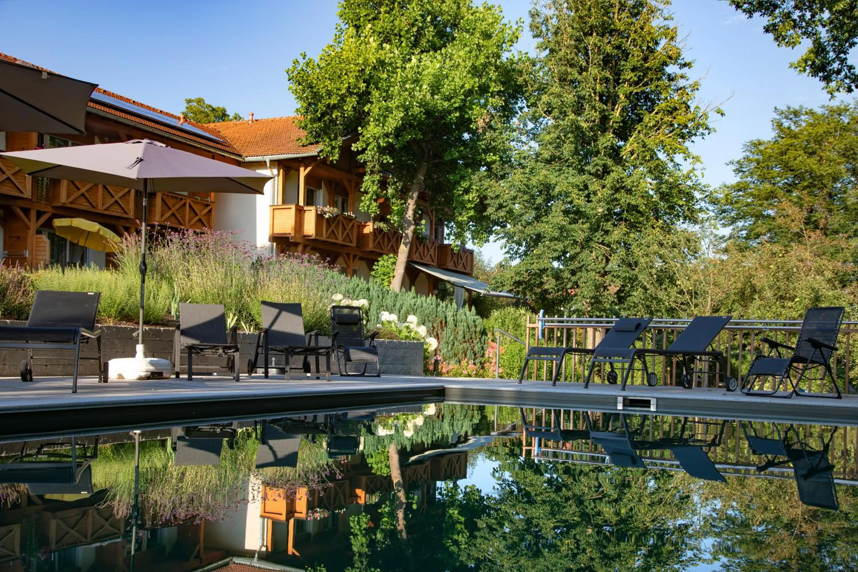 Swimming pool in Hotel Quellenhof