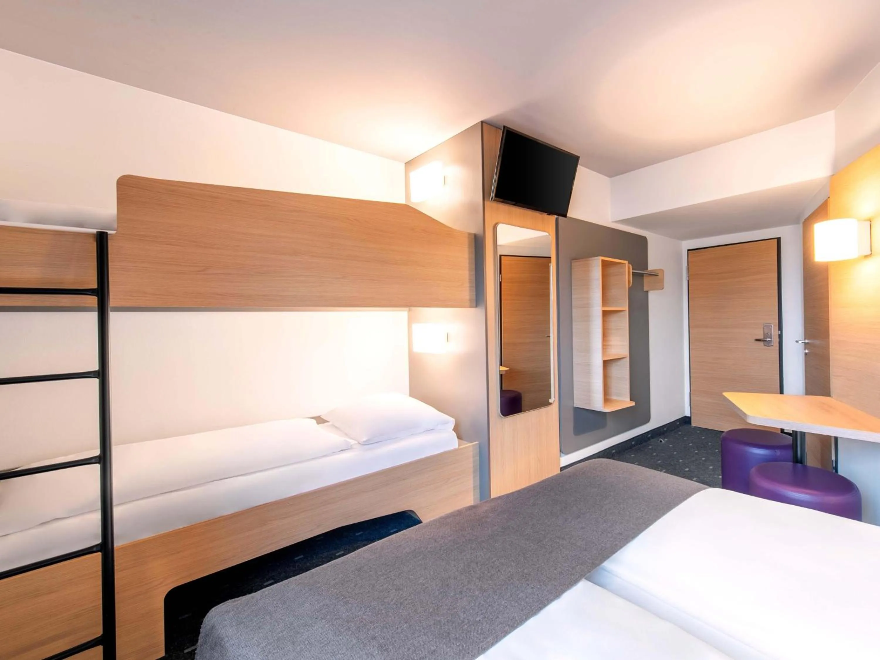 Photo of the whole room, Bed in B&B Hotel Regensburg-City