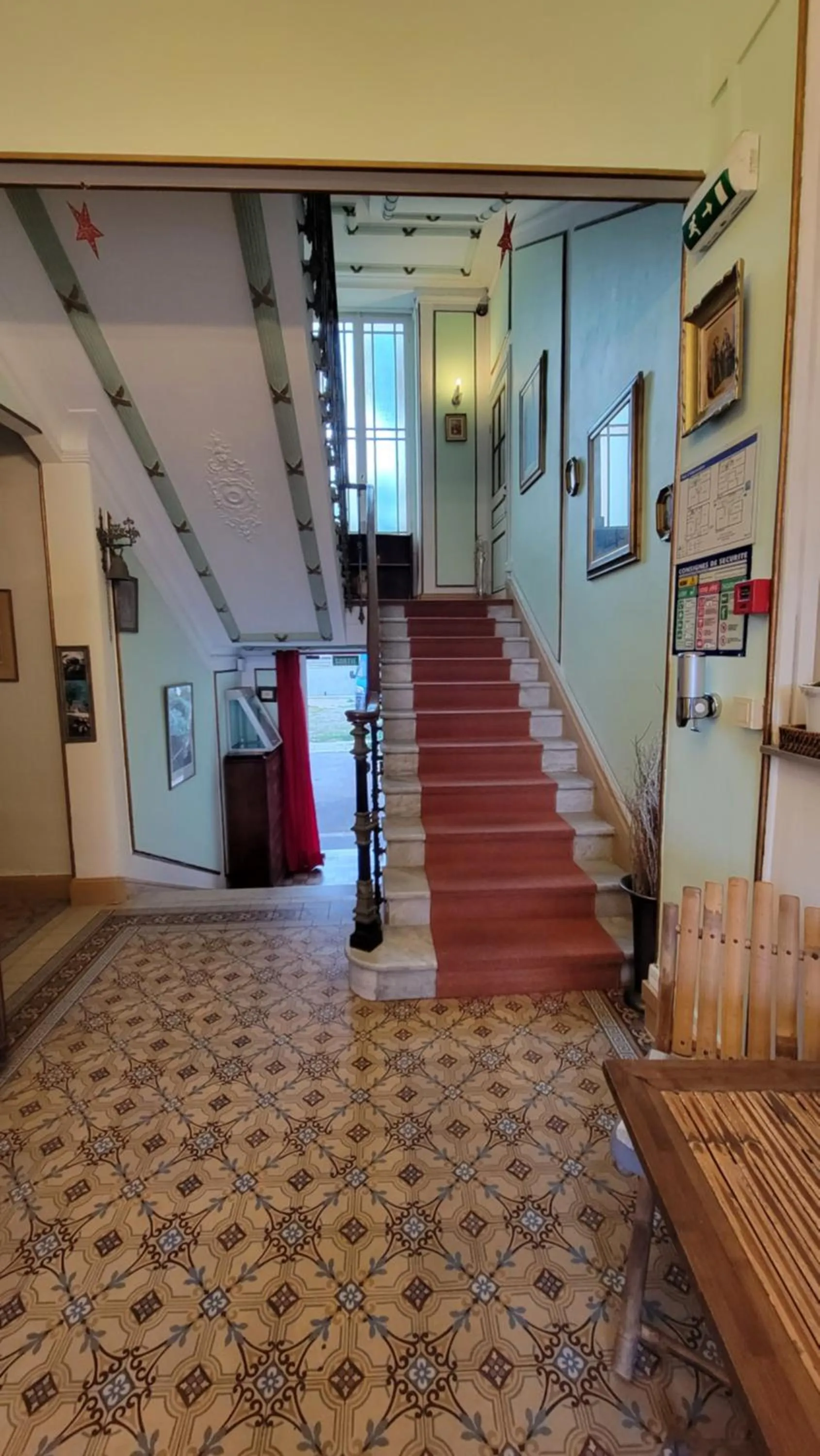 Property building in Villa Eden