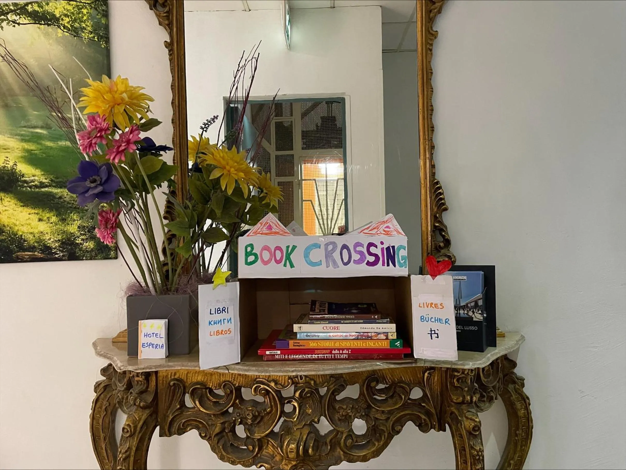 Library in Hotel Esperia