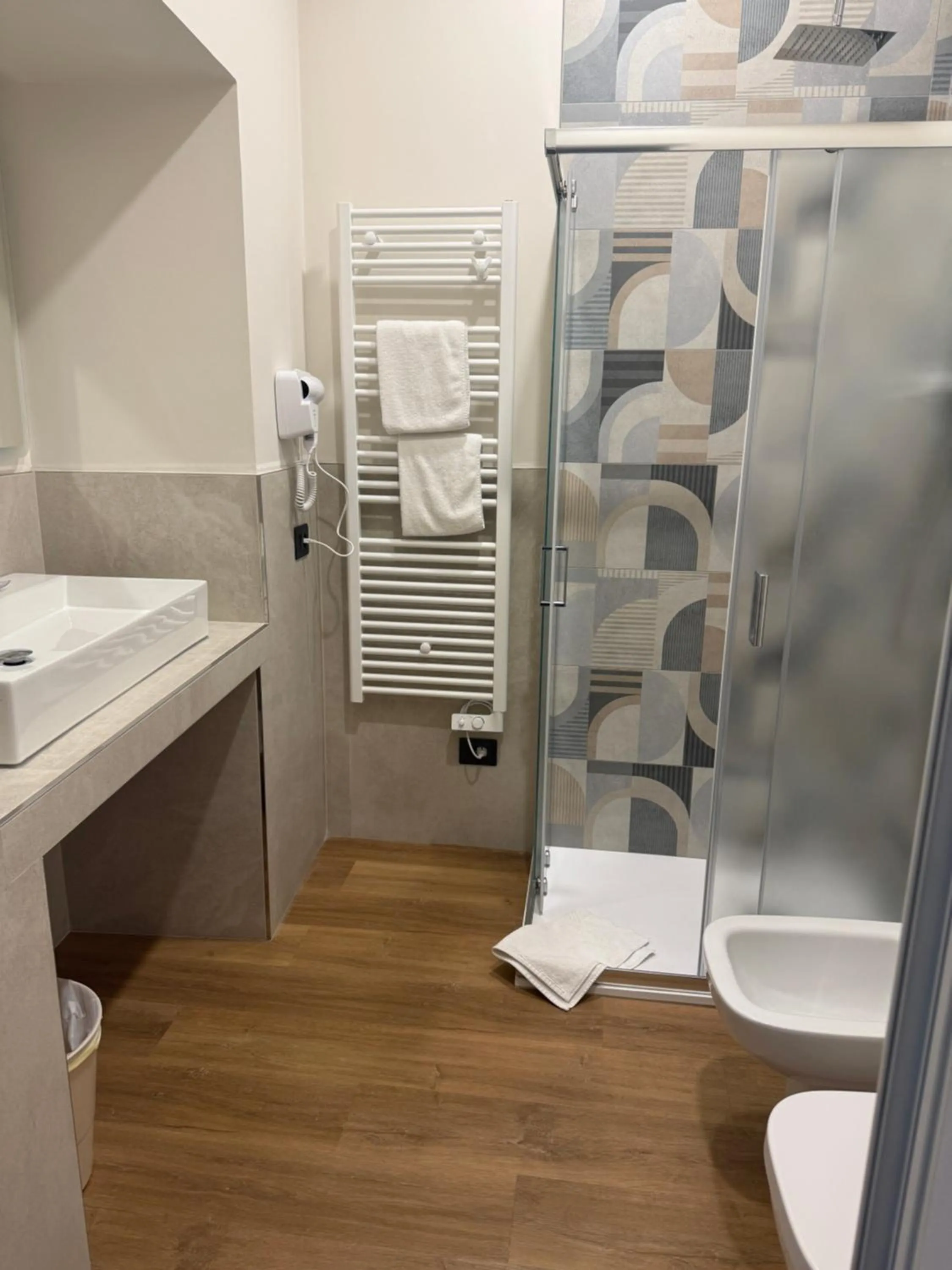 Shower in Hotel Esperia