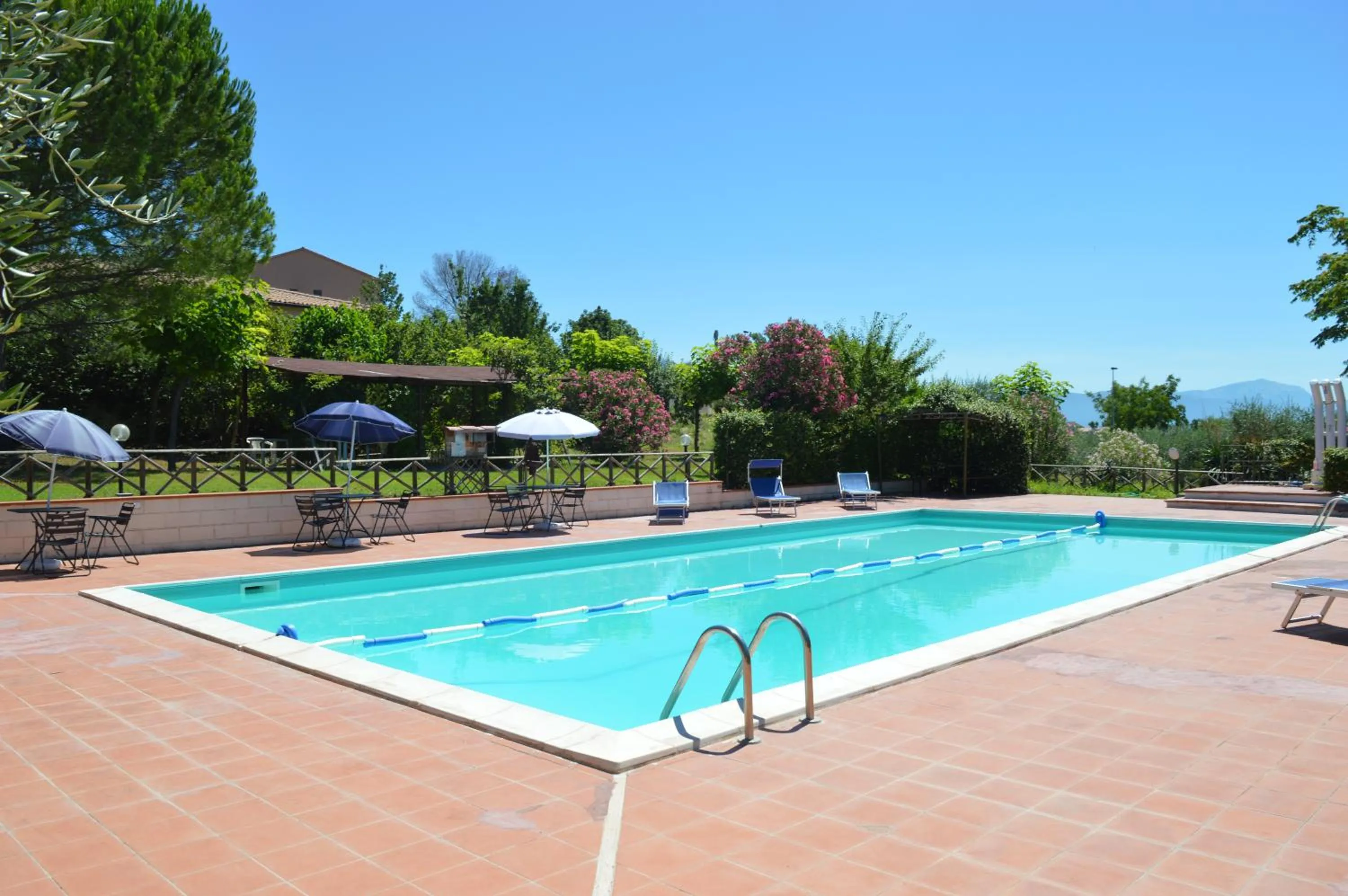 Pool view in Cardinal Girolamo