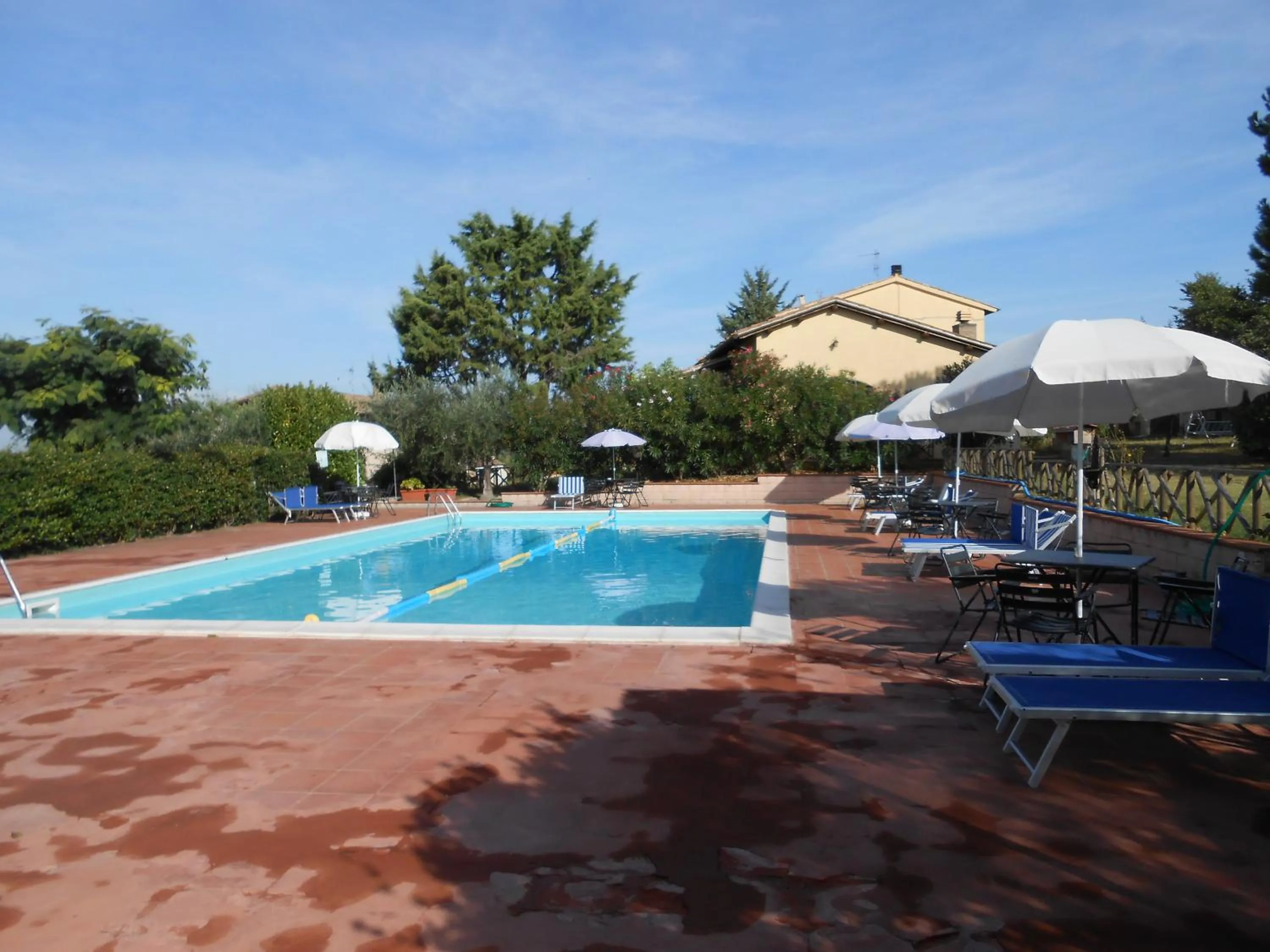 Pool view in Cardinal Girolamo