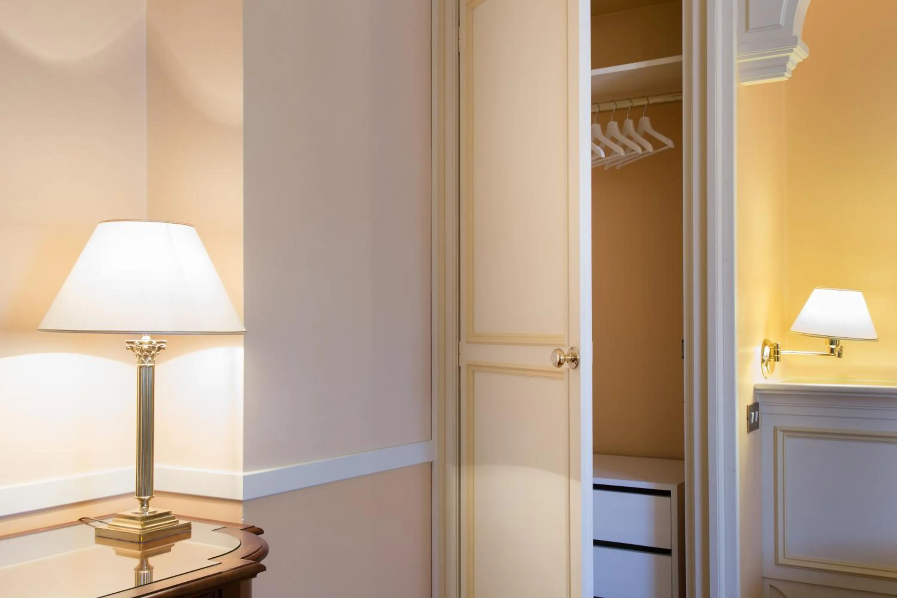 Decorative detail in Hotel Tuder