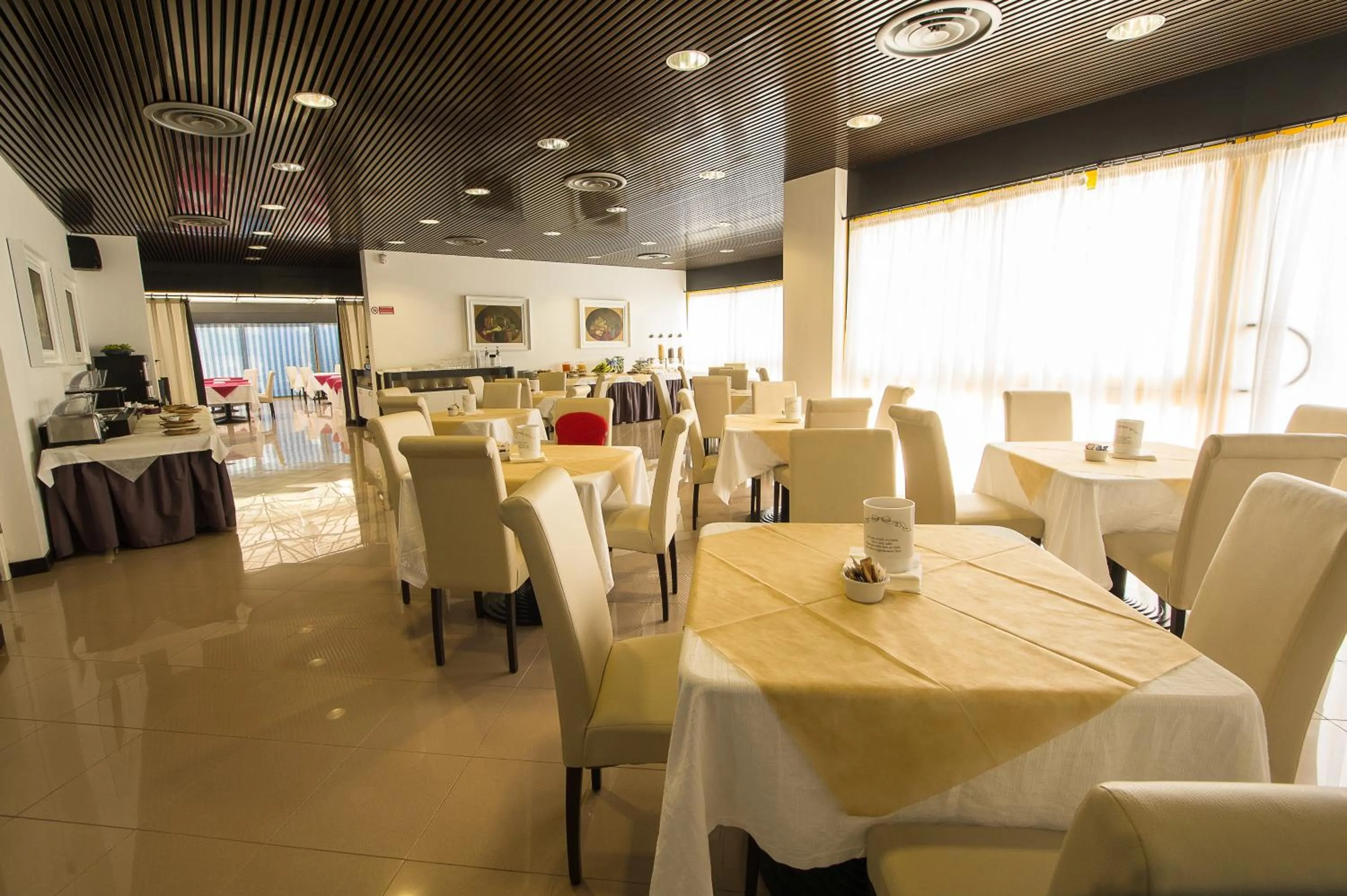 Restaurant/places to eat in Hotel Santa Lucia