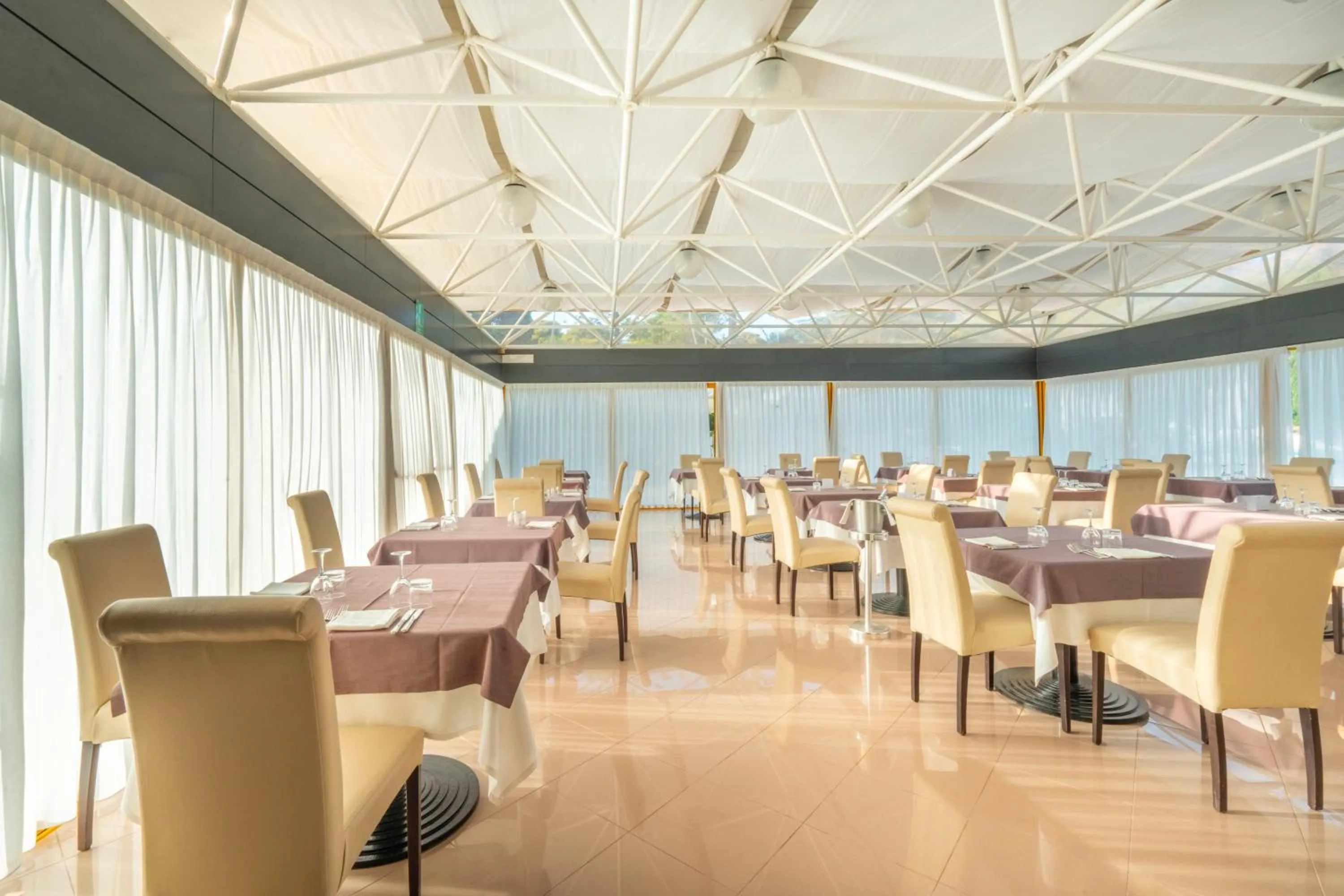 Restaurant/places to eat in Hotel Santa Lucia