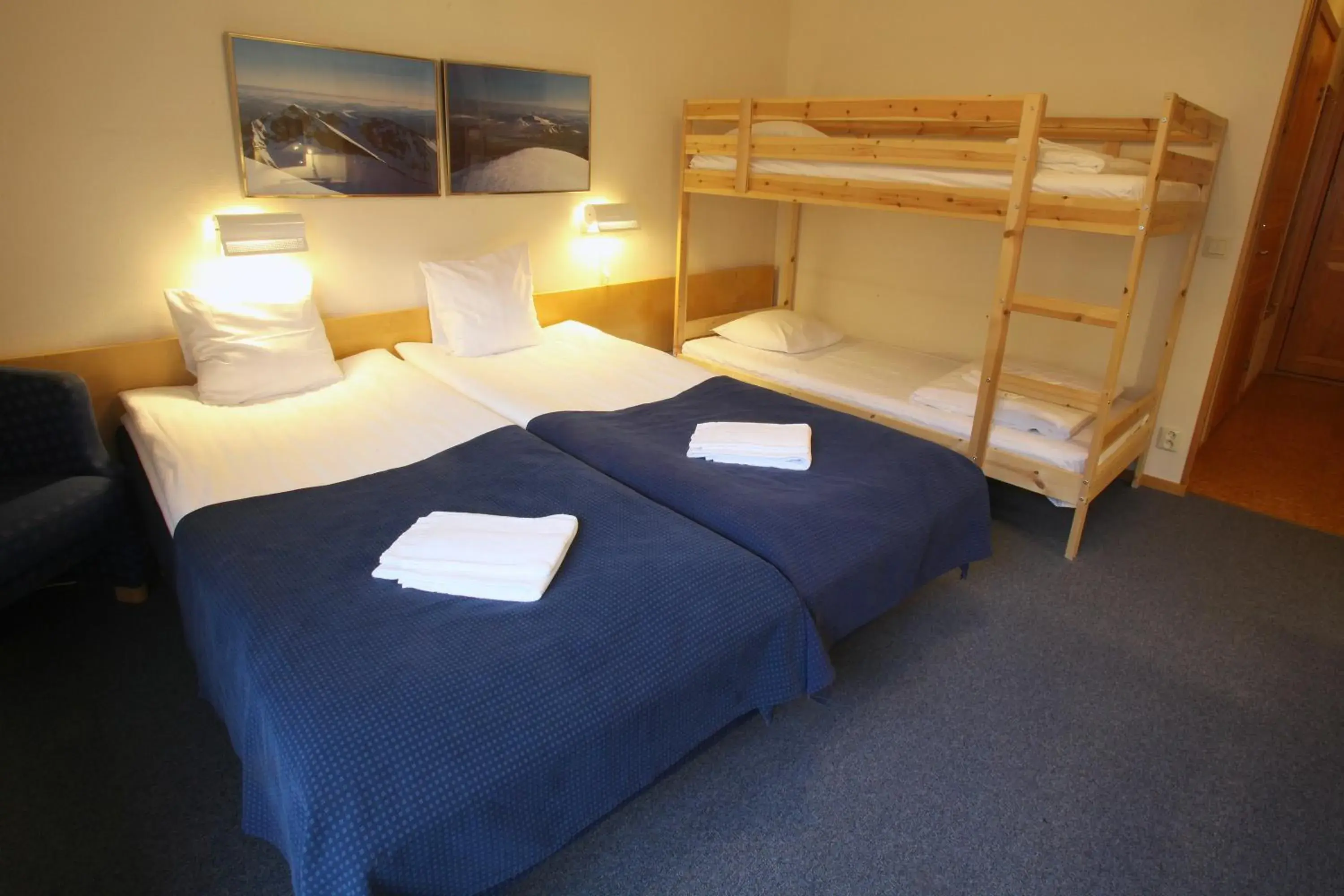 Quadruple Room in Vålådalens Fjällstation Quadruple Room in Vålådalens Fjällstation