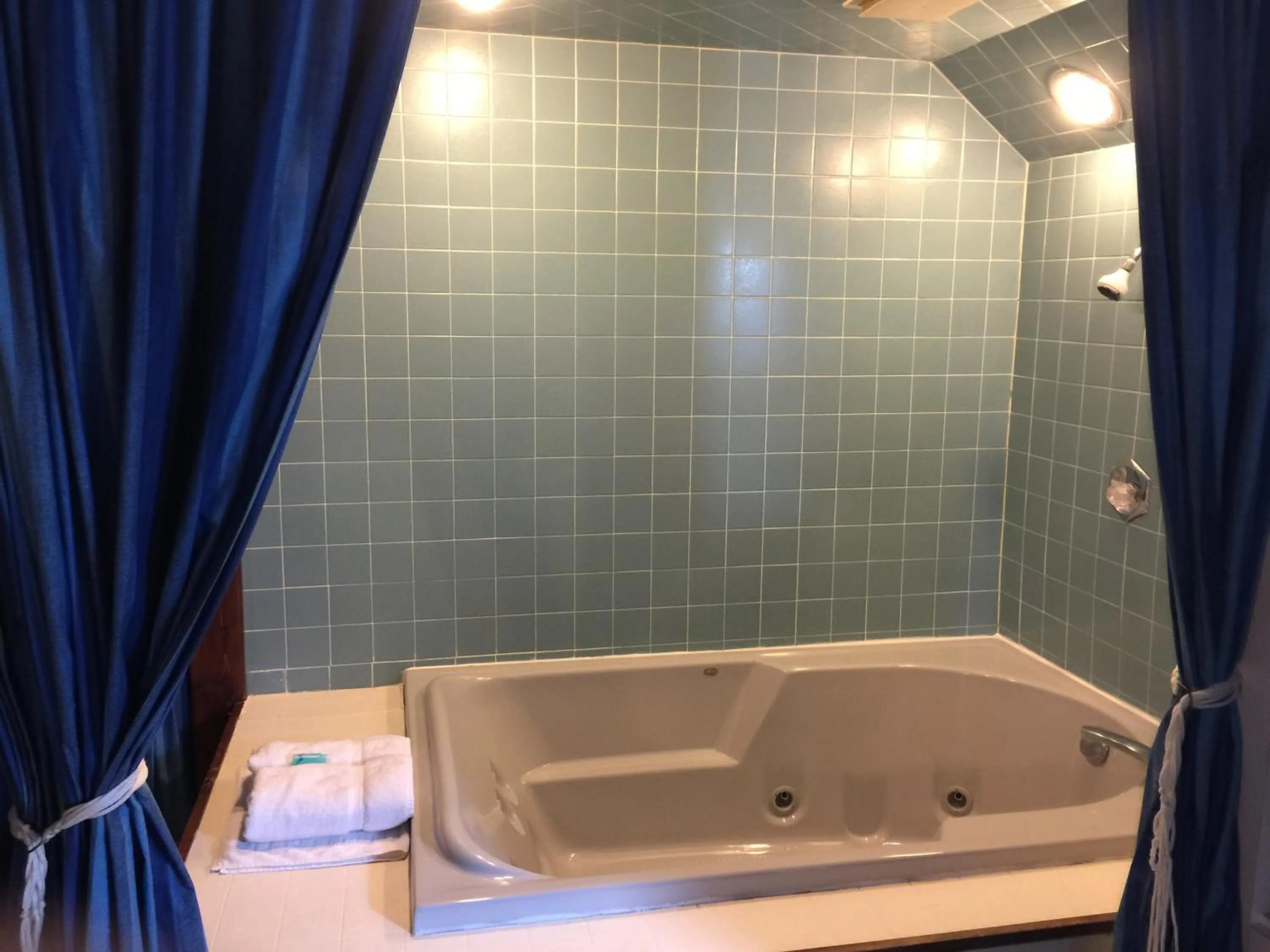 Hot Tub in Don Q Inn