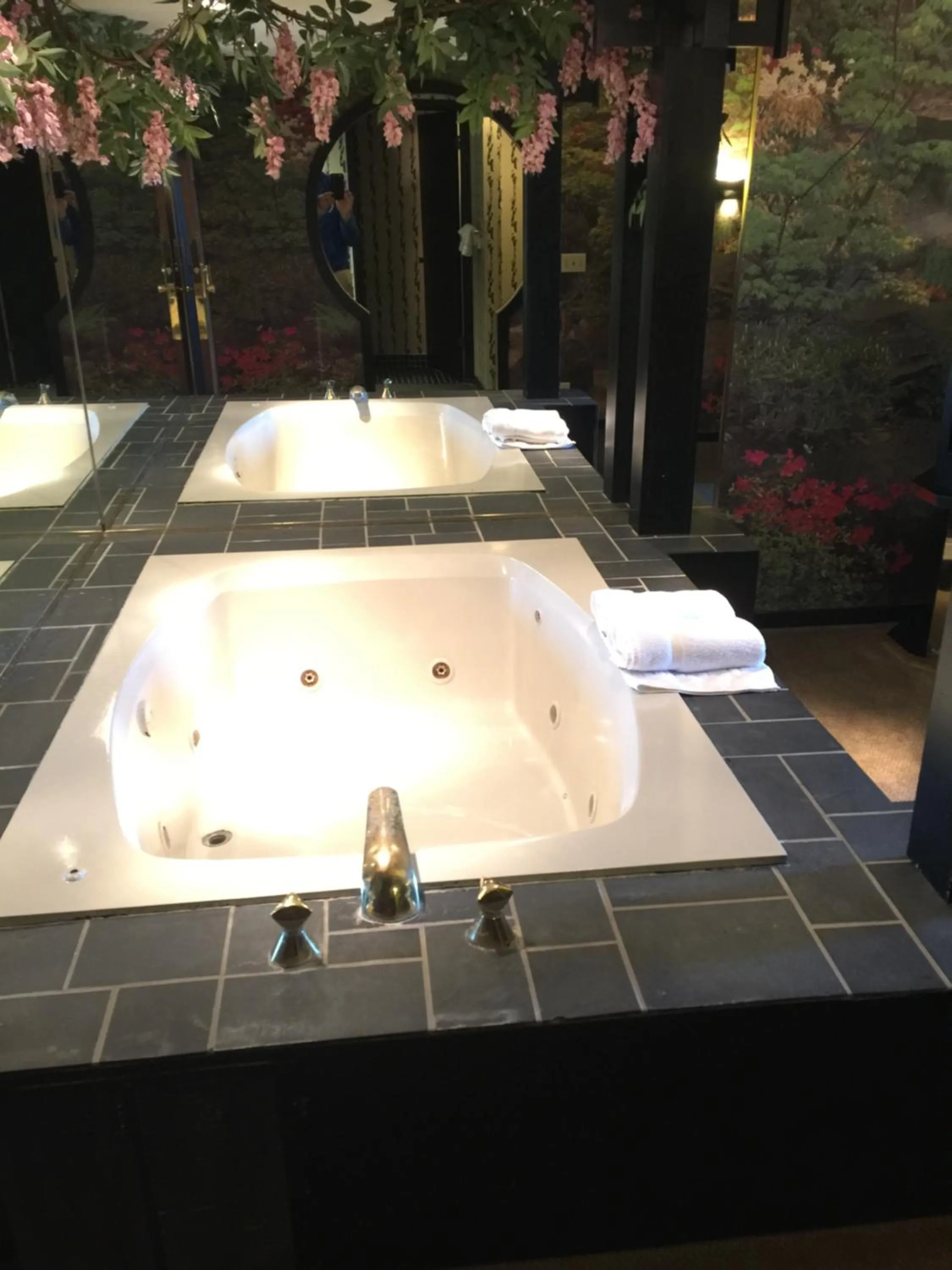 Hot Tub in Don Q Inn