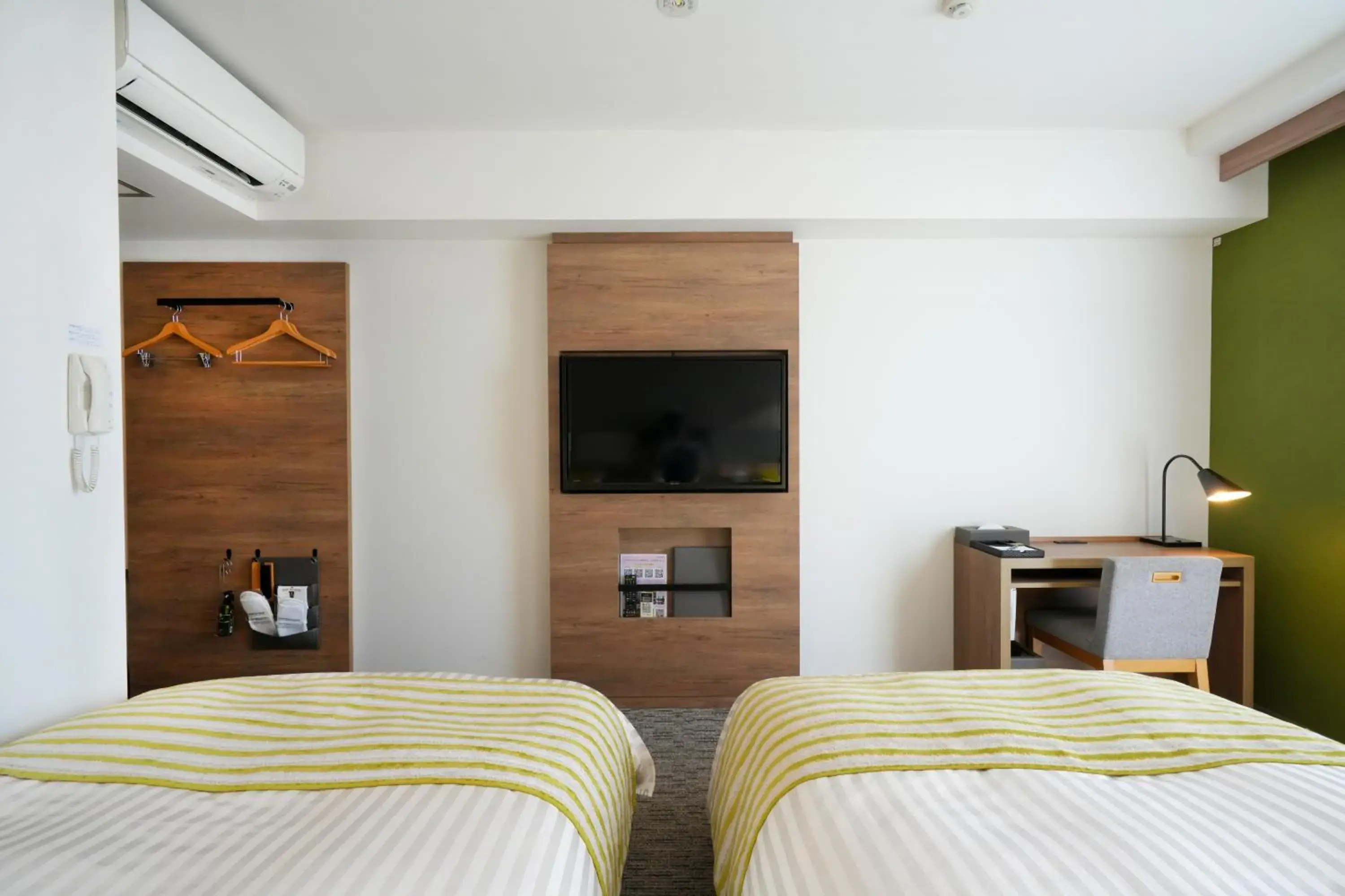 Twin Room - single occupancy - Non-Smoking in Airport Hotel Kumamoto Twin Room - single occupancy - Non-Smoking in Airport Hotel Kumamoto