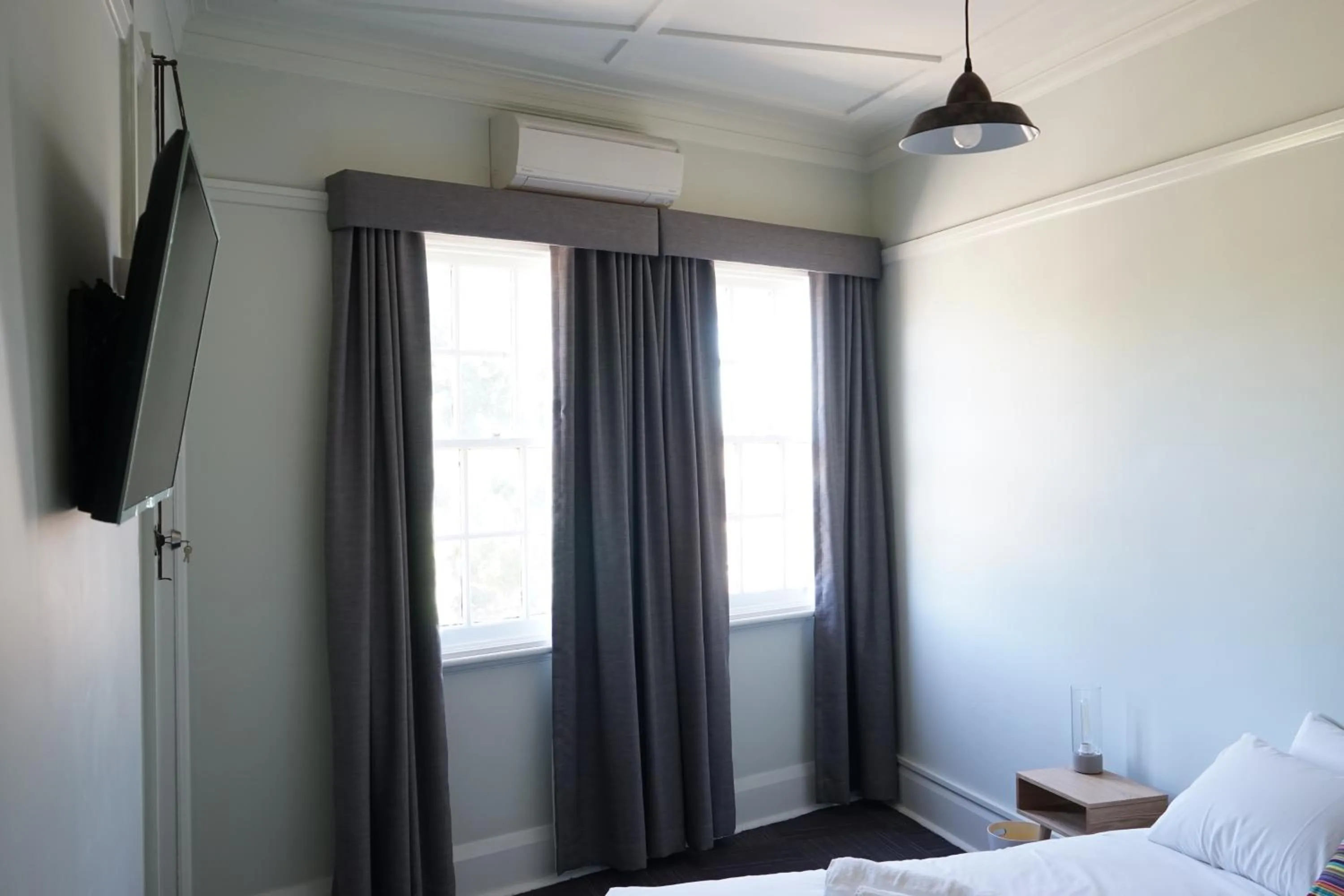 Bed in Rosehill Hotel