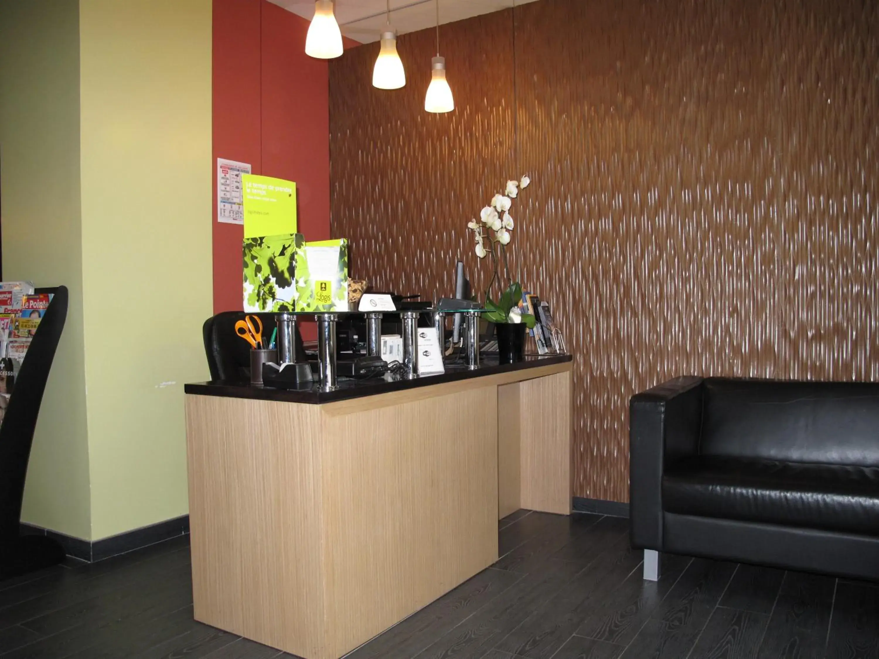 Lobby or reception in Source Hôtel Lobby or reception in Source Hôtel