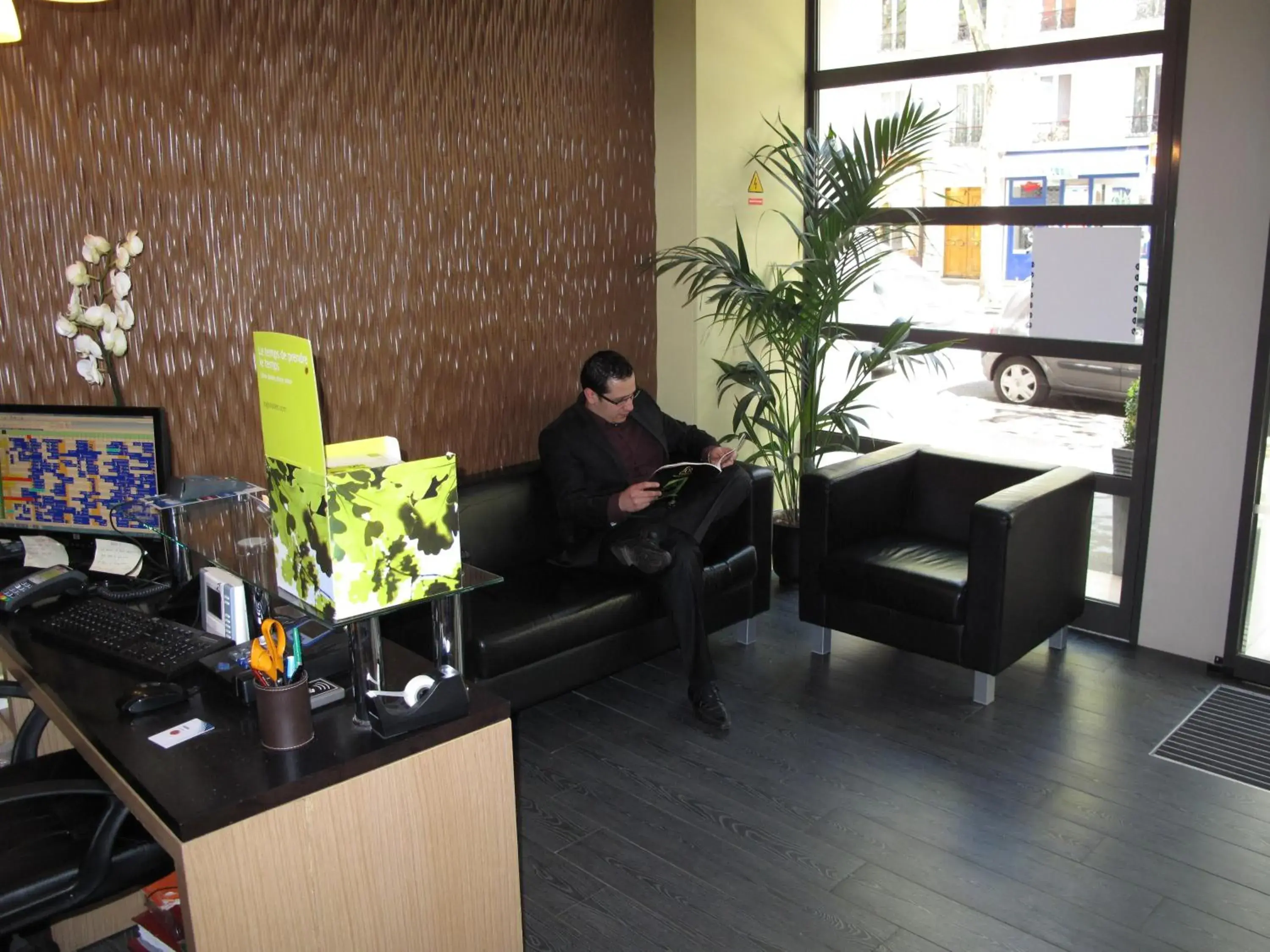 Lobby or reception in Source Hôtel Lobby or reception in Source Hôtel