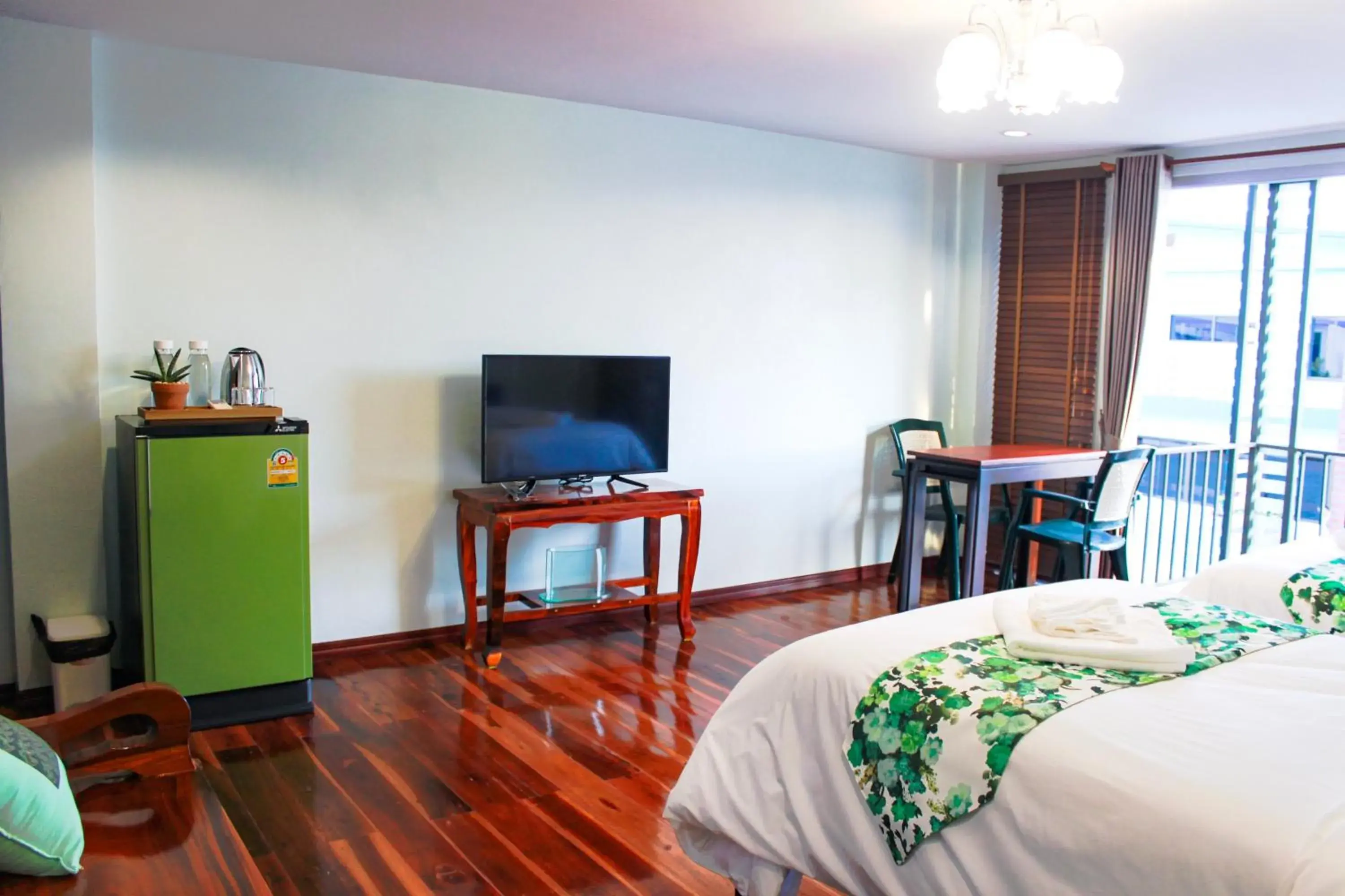 TV and multimedia, Bed in Menam Resort TV and multimedia, Bed in Menam Resort