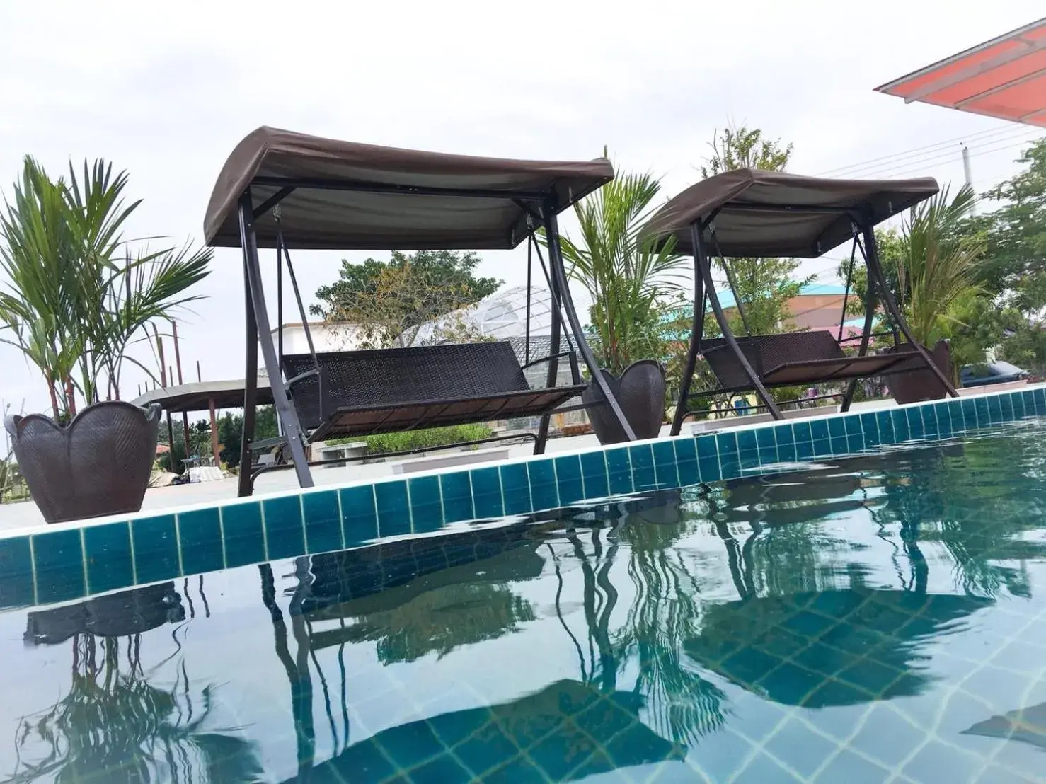 Swimming pool in Menam Resort Swimming pool in Menam Resort