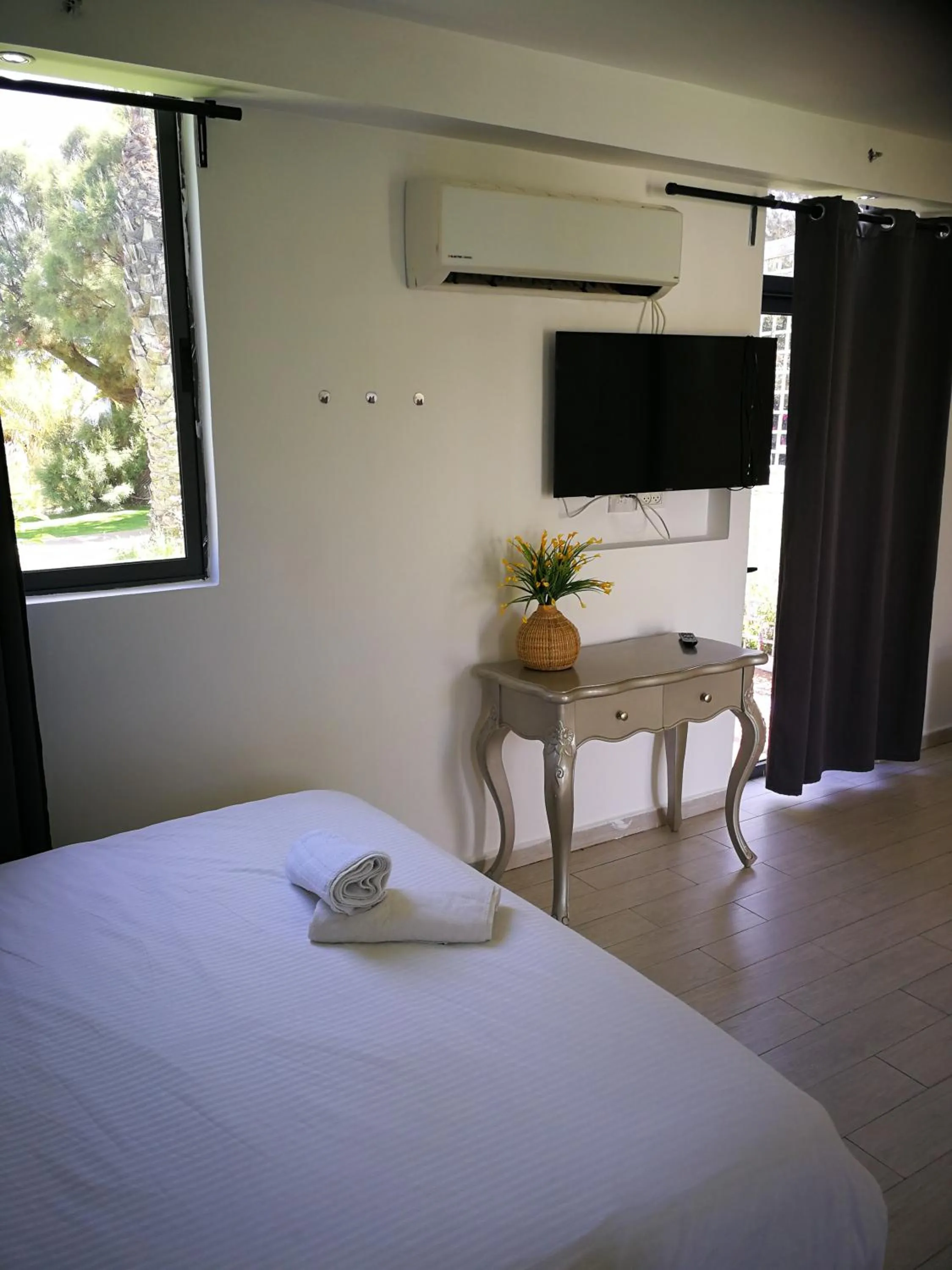 Bed in Q Village - Poleg Beach