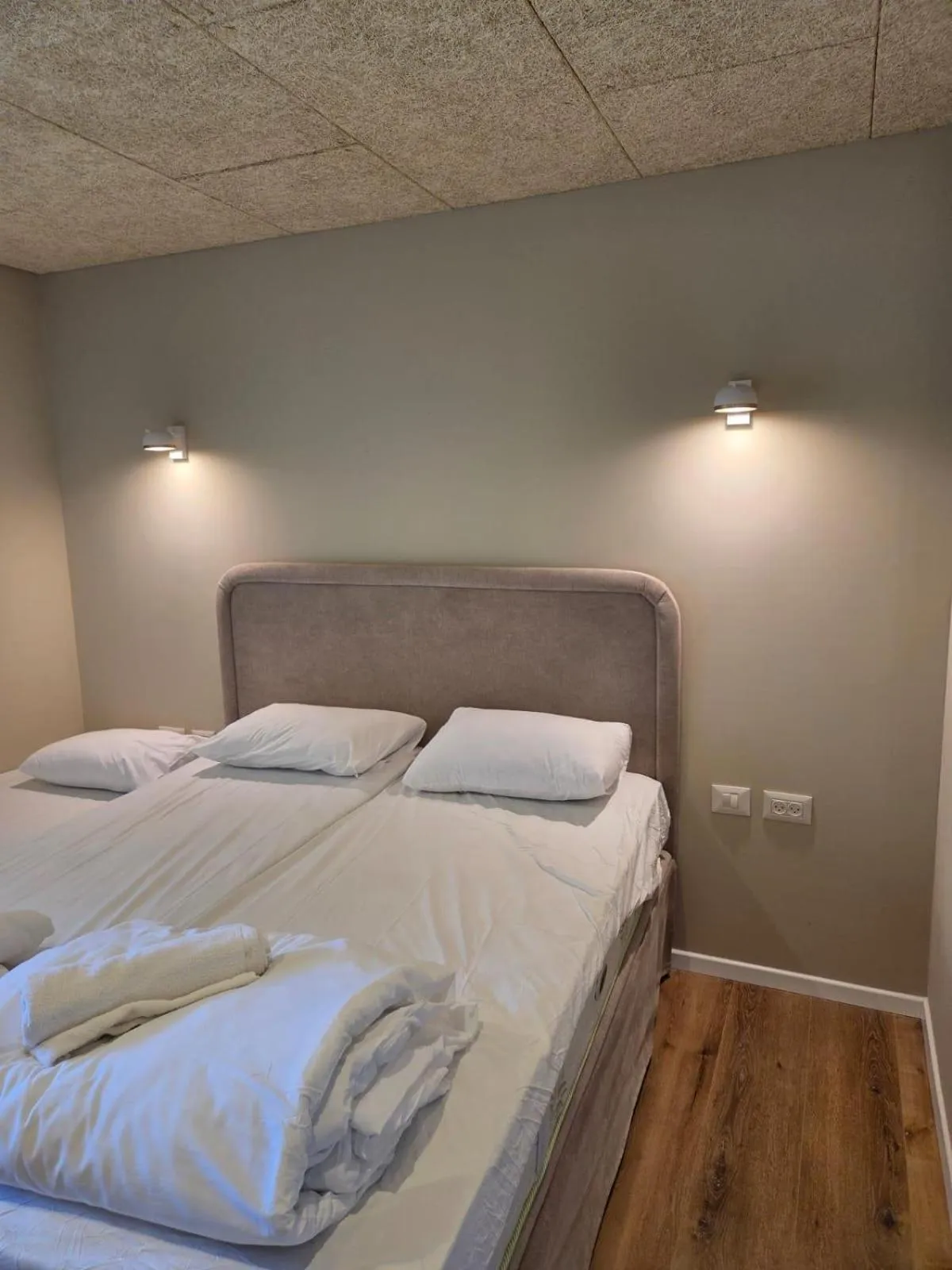 Bed in Q Village - Poleg Beach