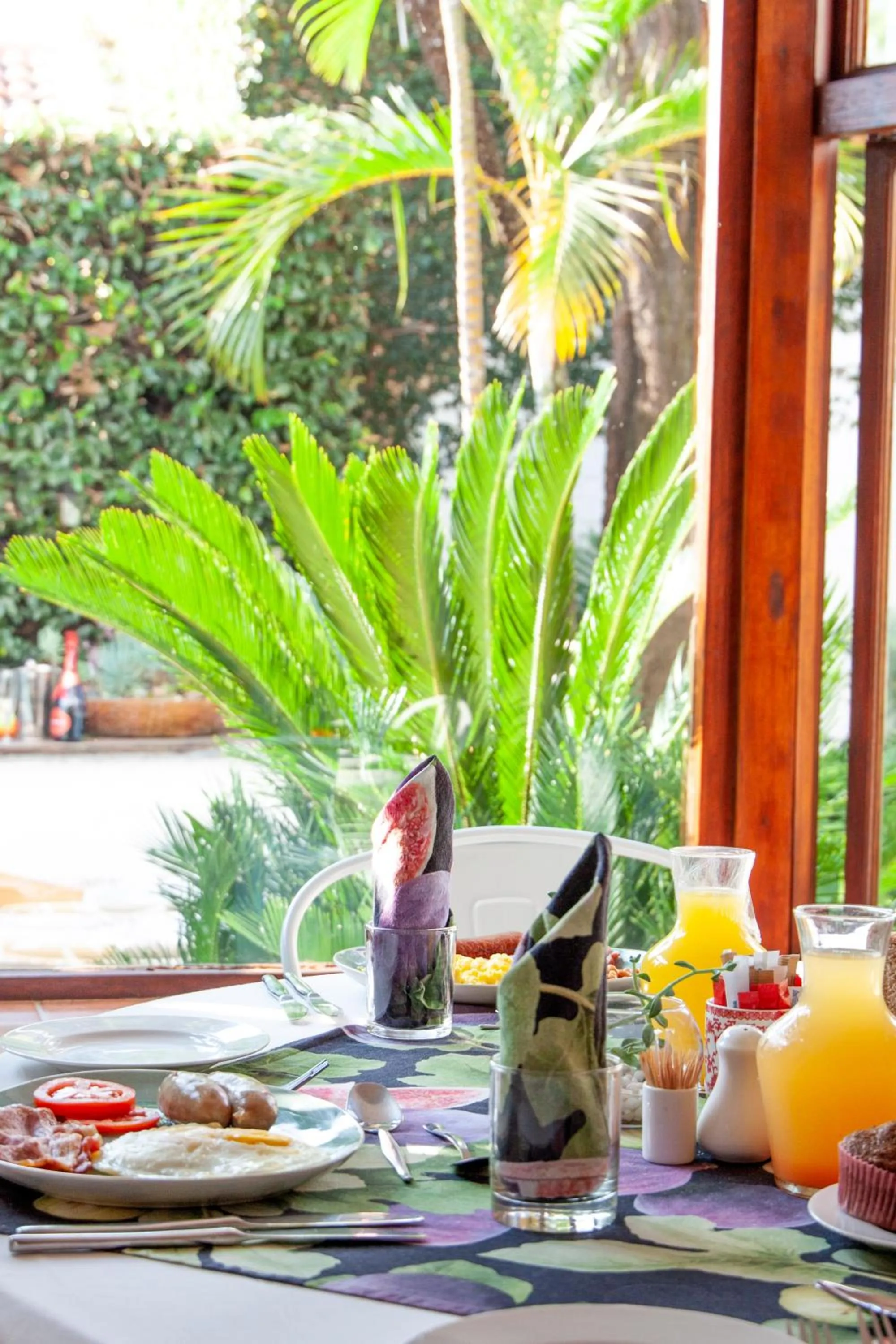 Dining area in TCS on Lynnwood Guesthouse