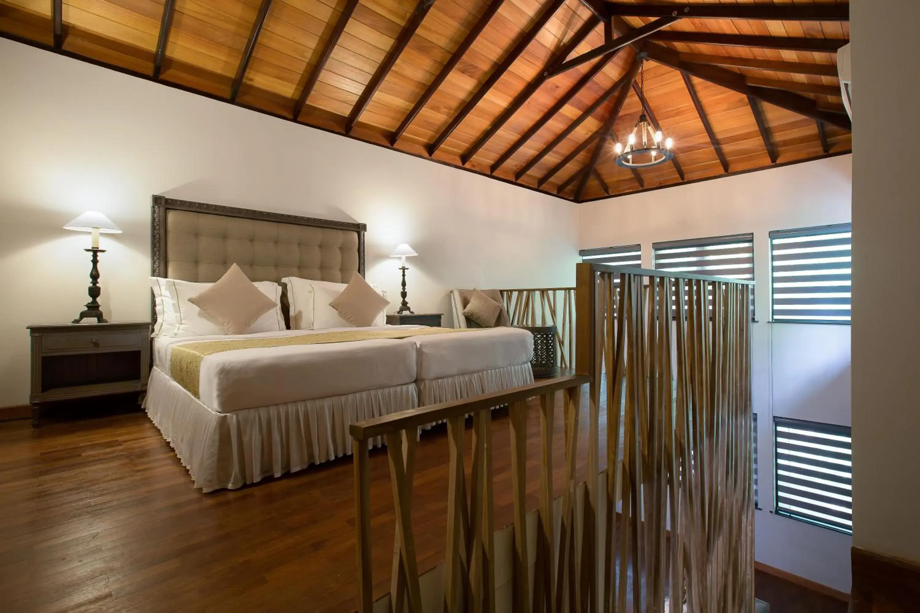 Bathroom, Bed in The Deer Park Hotel Bathroom, Bed in The Deer Park Hotel