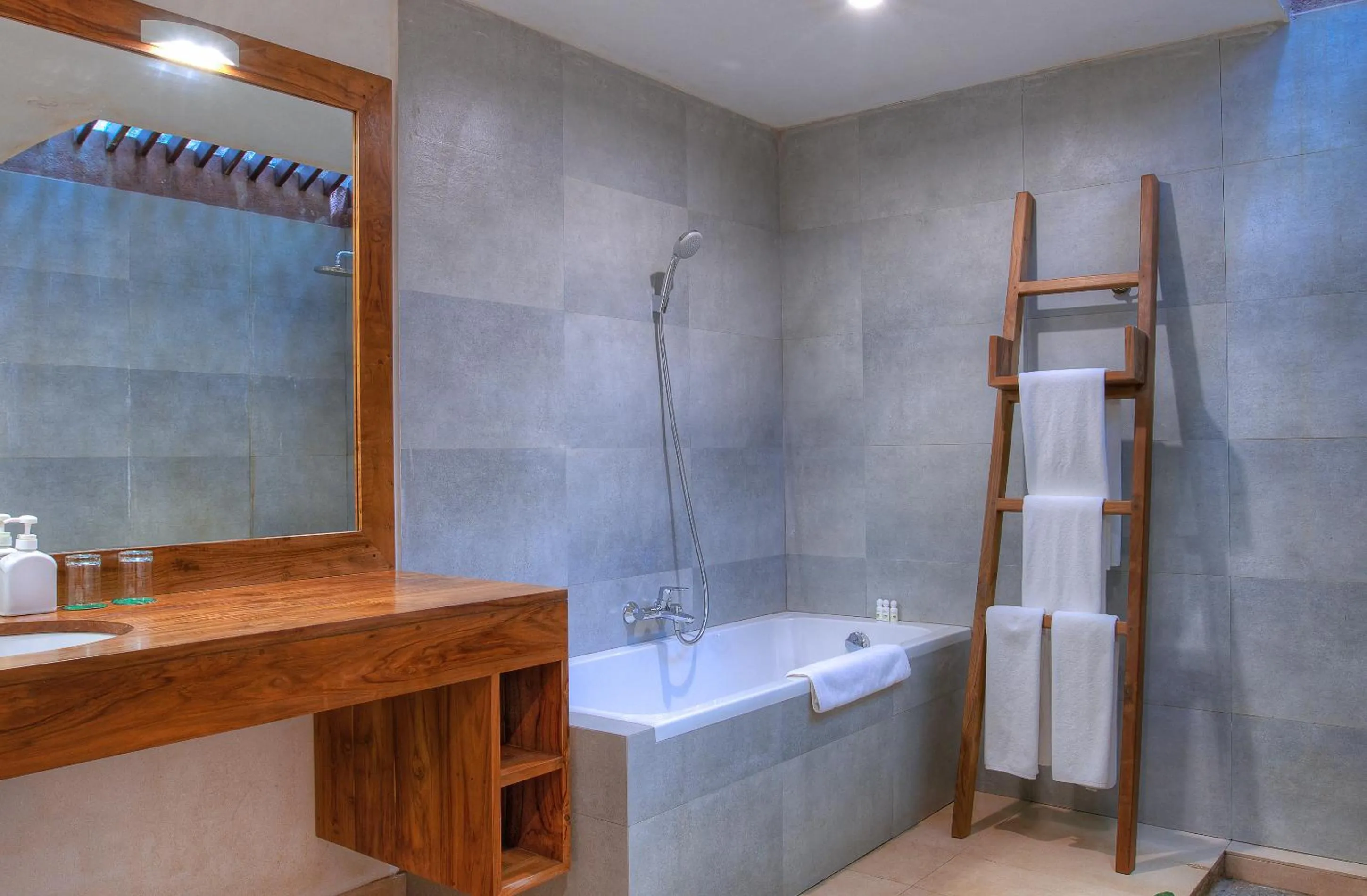 Bathroom in The Deer Park Hotel