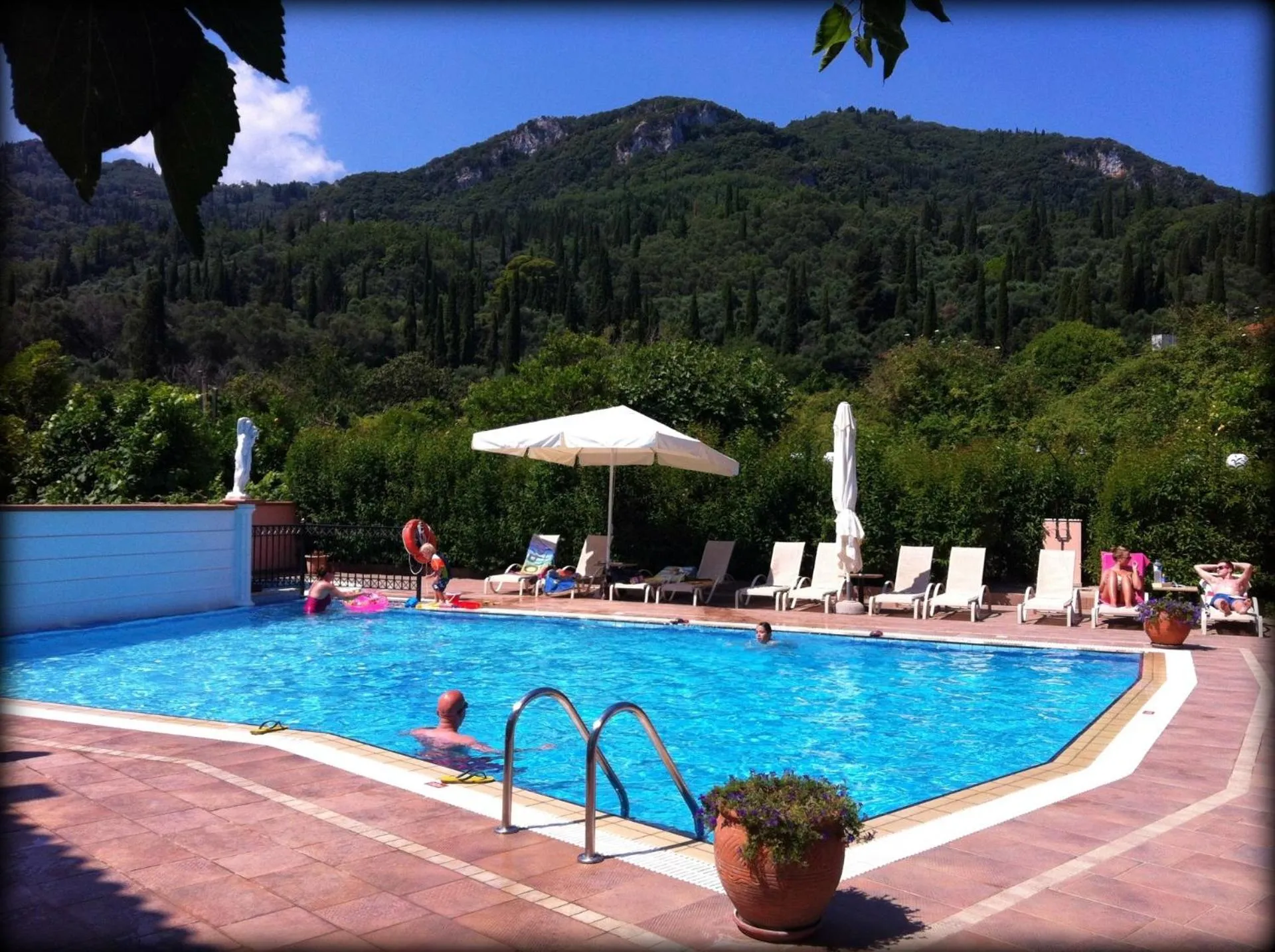 Day in Apartments Corfu Sun Pool Side
