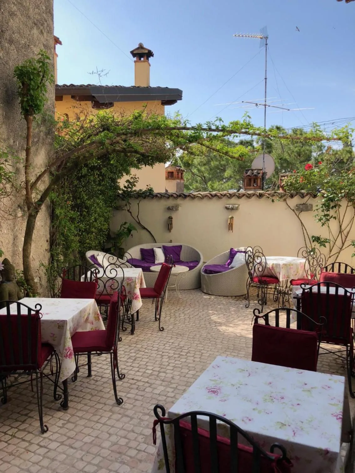 Patio in Locanda Agli Angeli