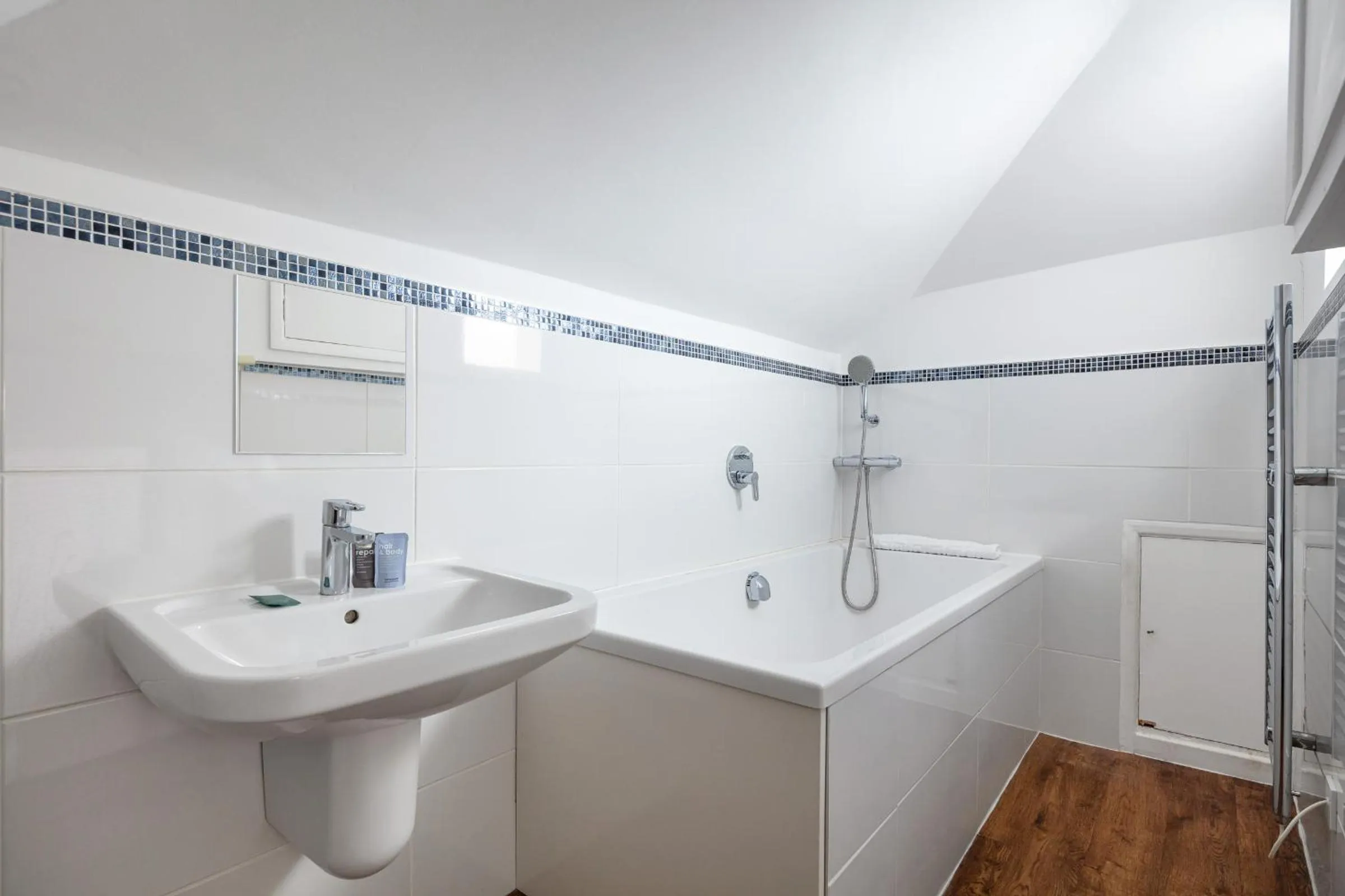 Bathroom in Castle Properties: The Duchess, 3 Bed Family cottage