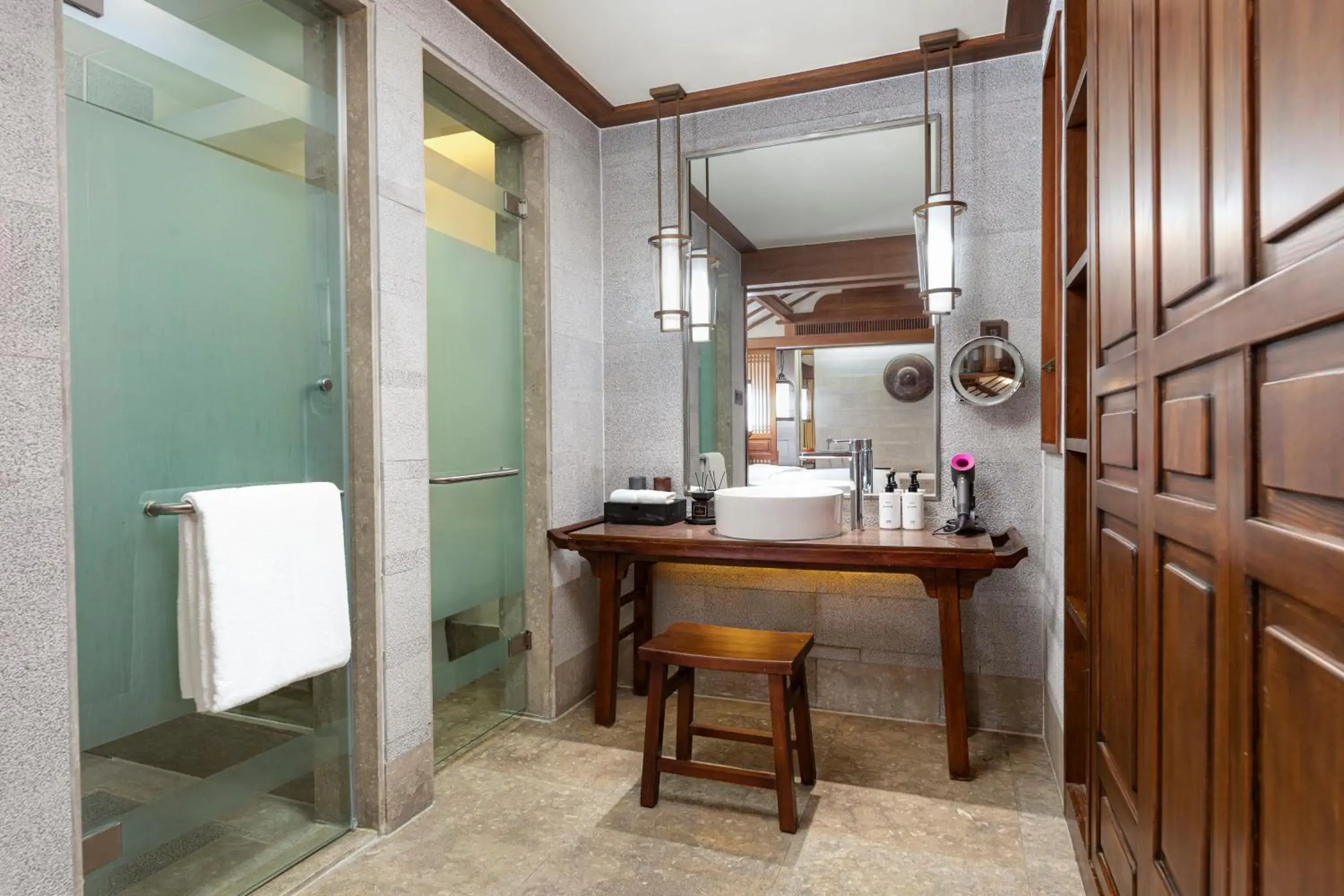 Property building in InterContinental Lijiang Ancient Town Resort by IHG Property building in InterContinental Lijiang Ancient Town Resort by IHG