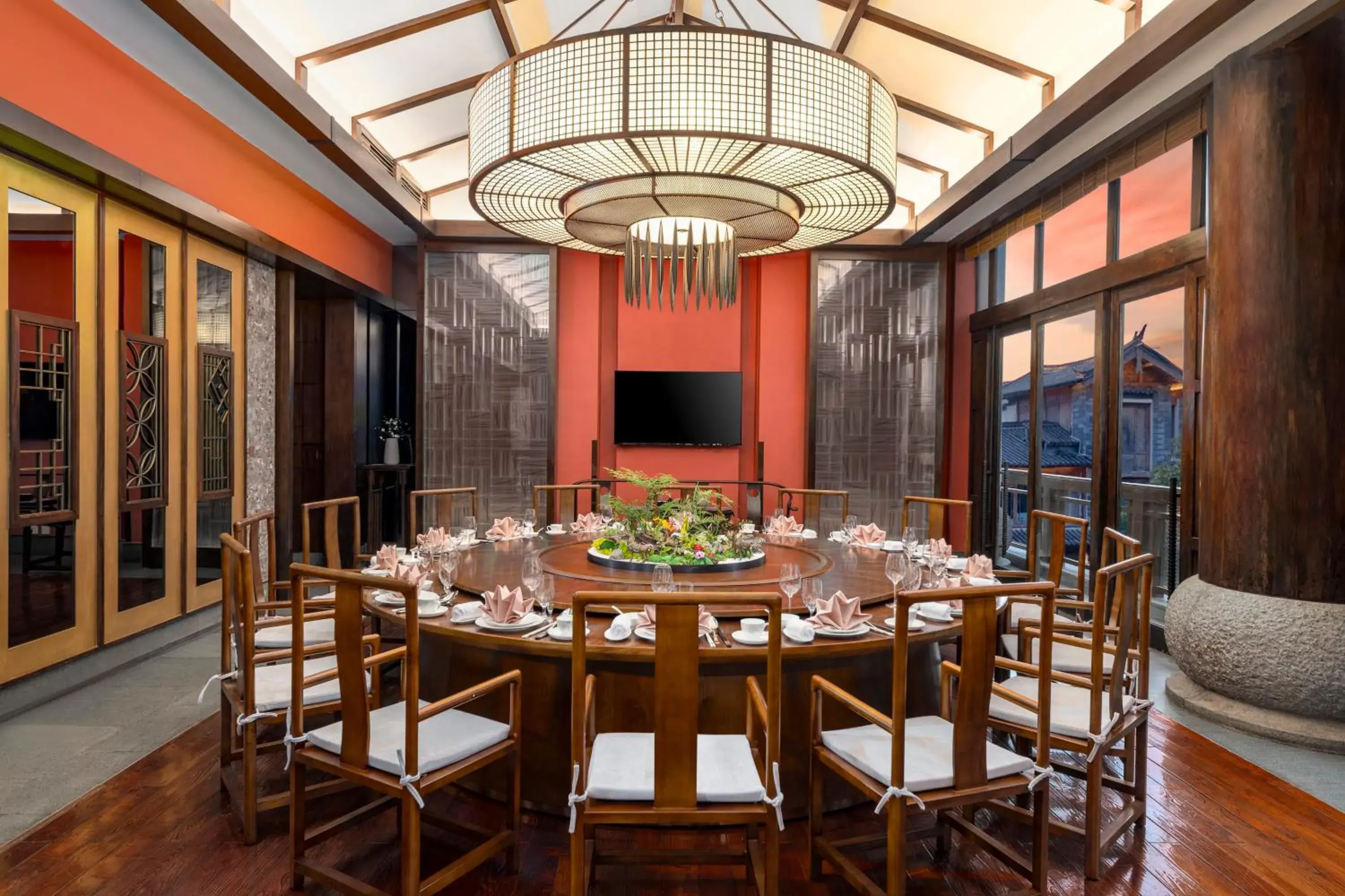 Restaurant/places to eat in InterContinental Lijiang Ancient Town Resort by IHG Restaurant/places to eat in InterContinental Lijiang Ancient Town Resort by IHG