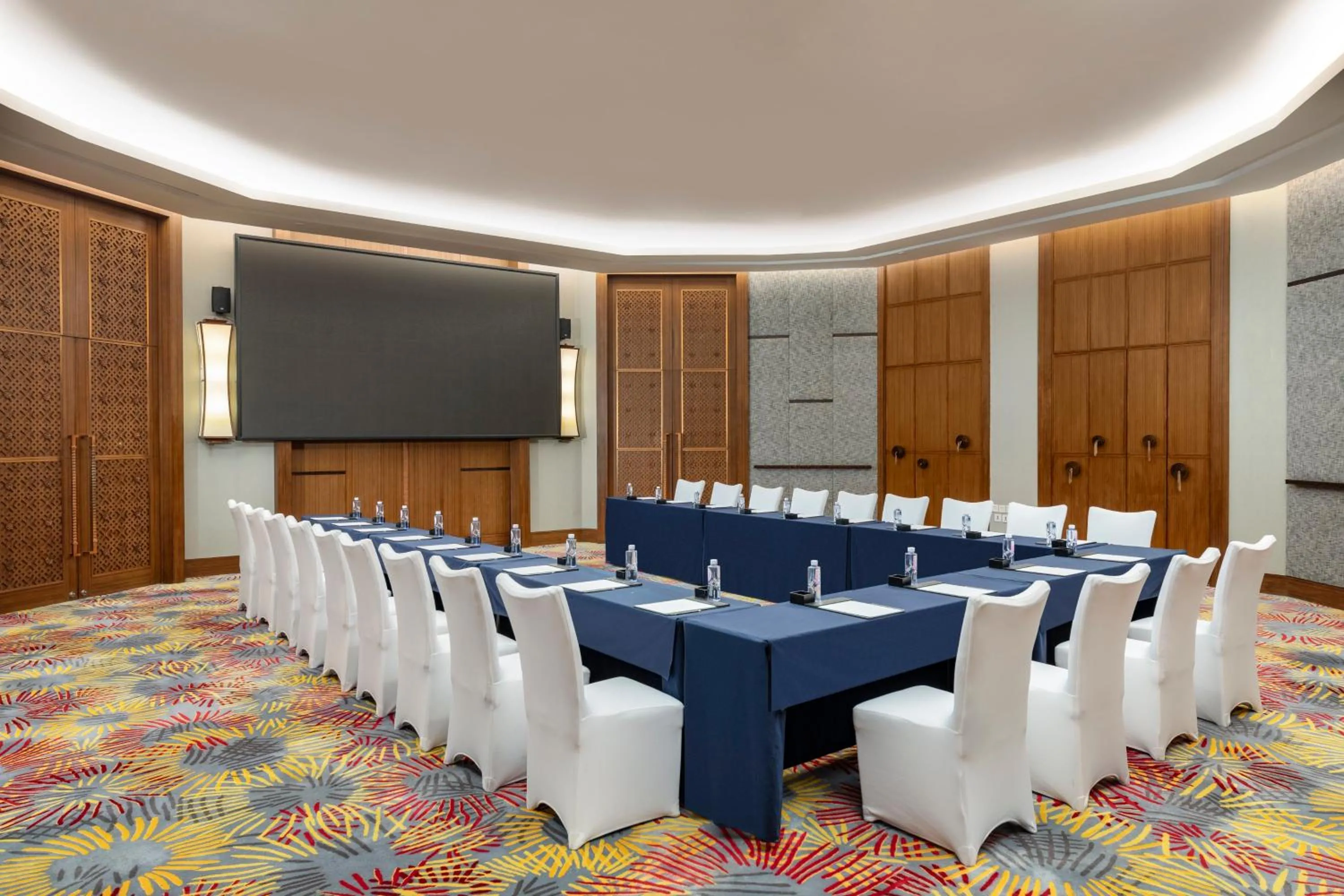 Meeting/conference room in InterContinental Lijiang Ancient Town Resort by IHG