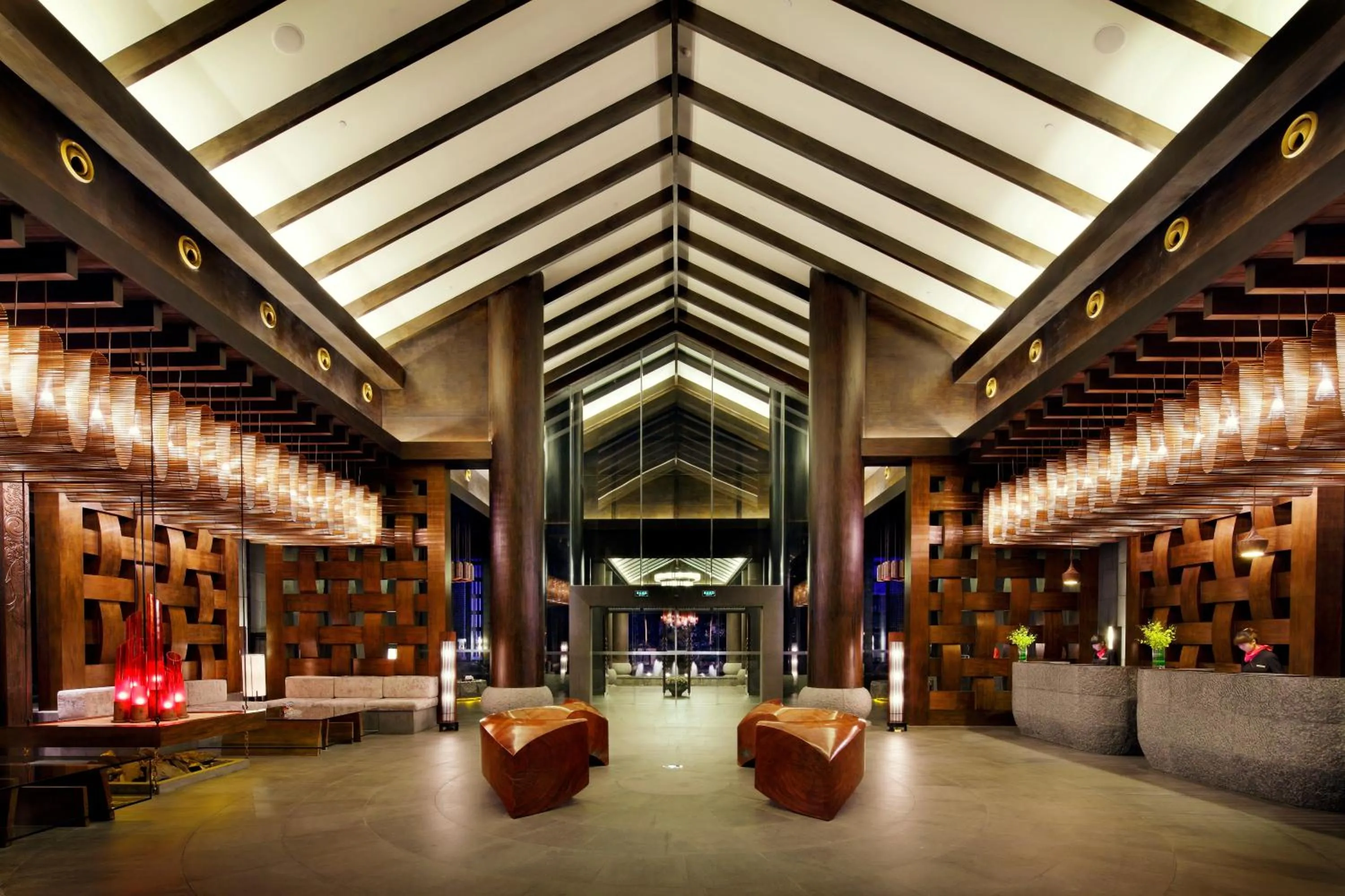 Lobby or reception in InterContinental Lijiang Ancient Town Resort by IHG