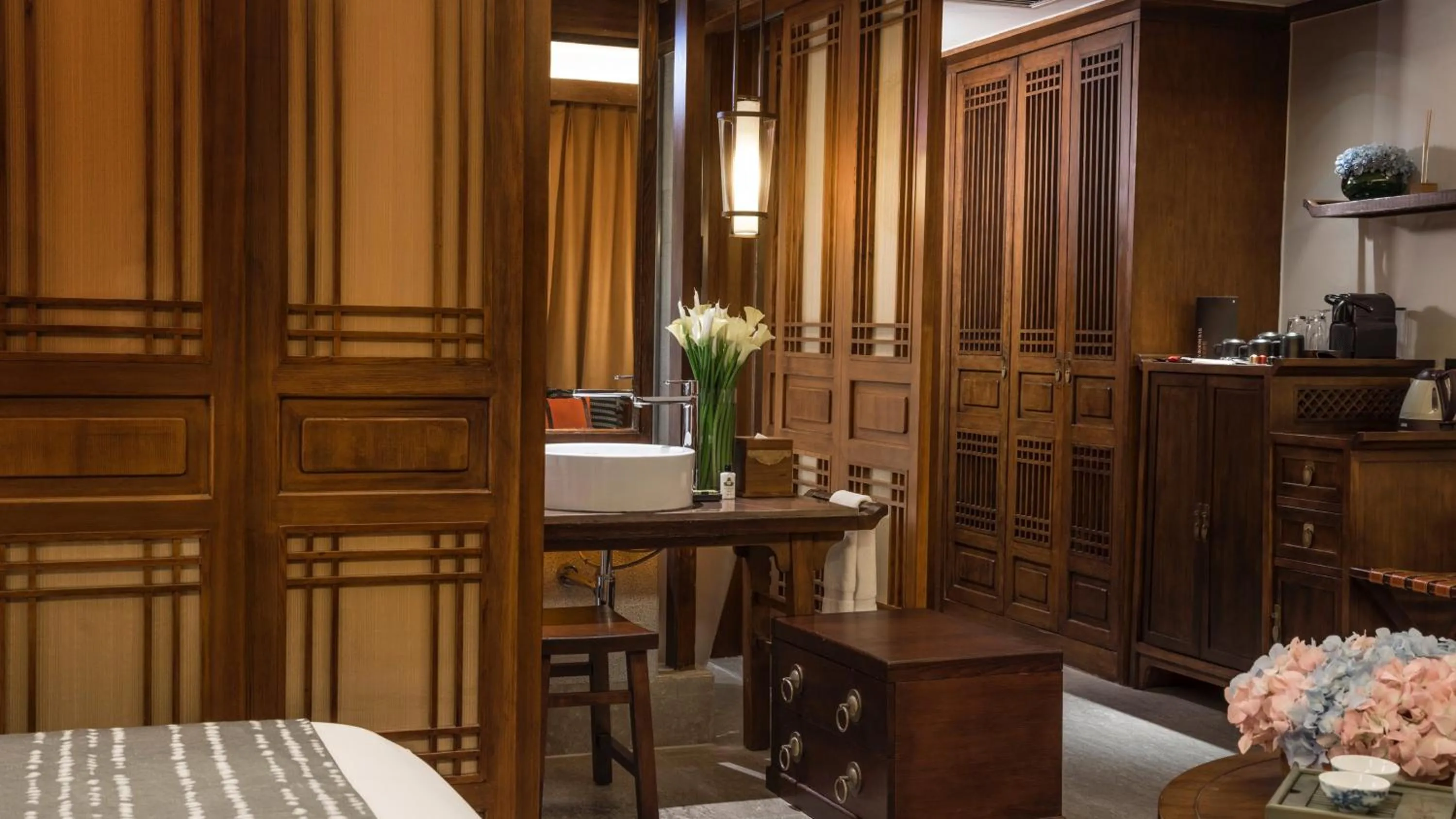 Photo of the whole room in InterContinental Lijiang Ancient Town Resort by IHG