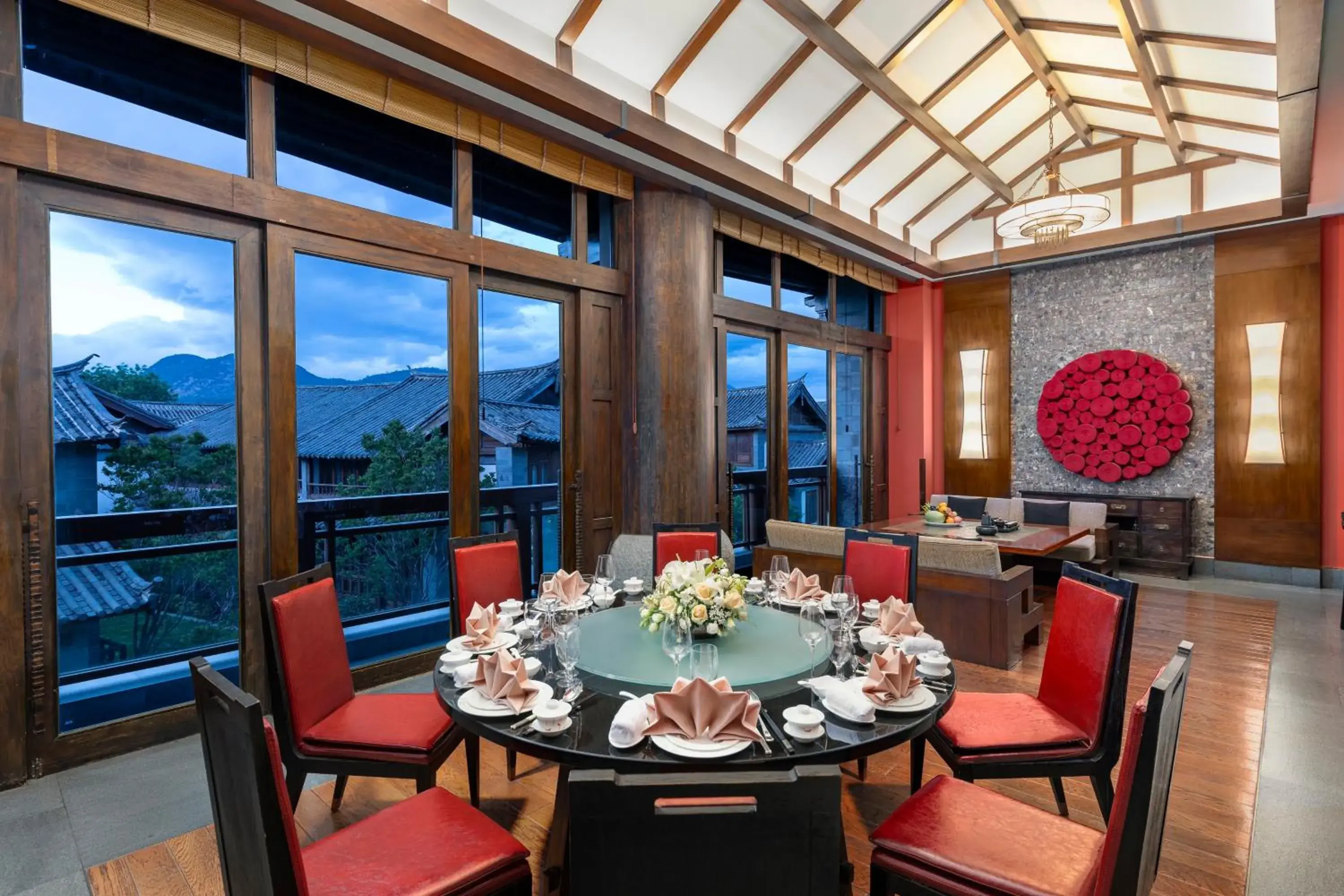 Restaurant/places to eat in InterContinental Lijiang Ancient Town Resort by IHG Restaurant/places to eat in InterContinental Lijiang Ancient Town Resort by IHG