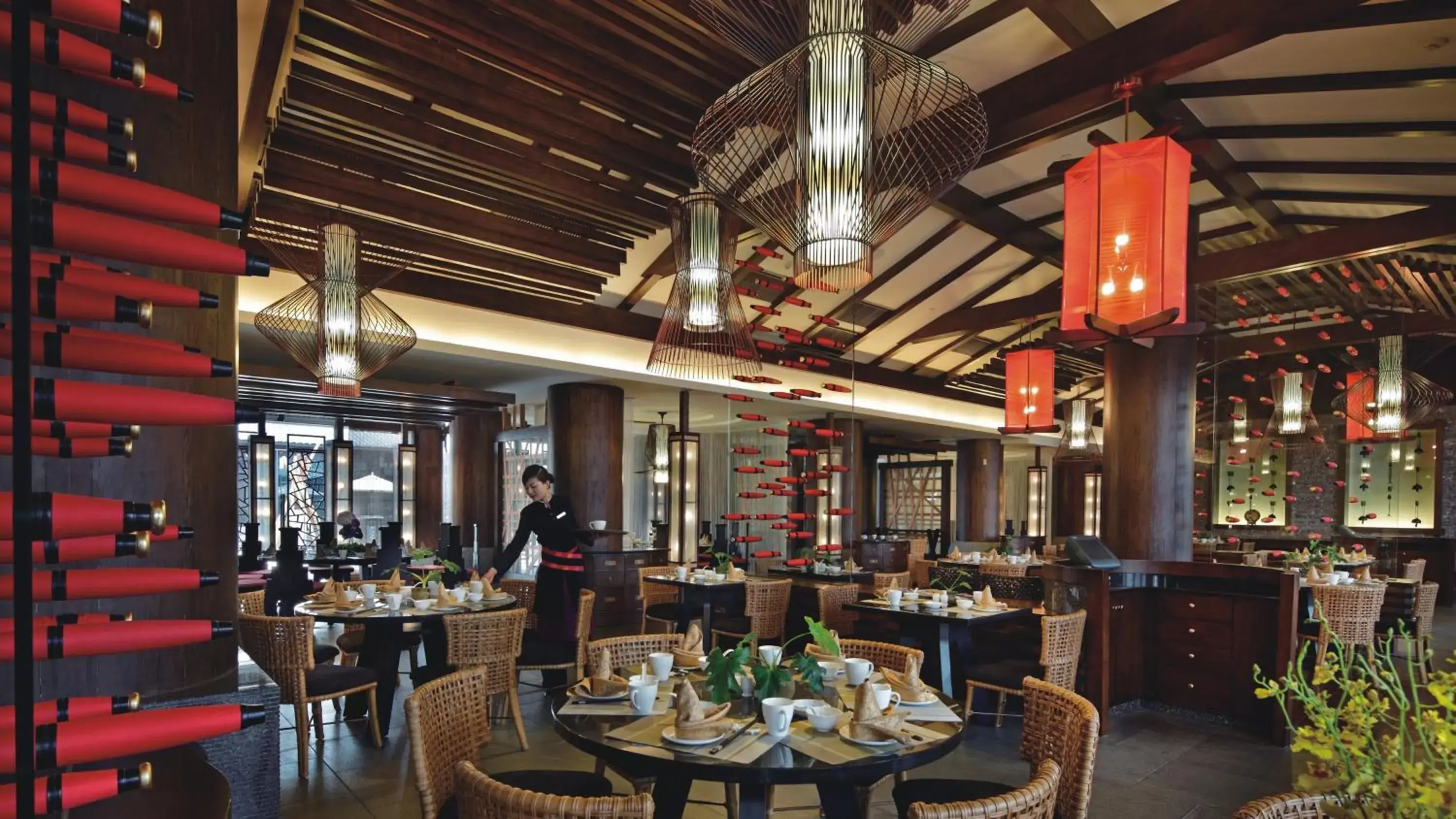 Restaurant/places to eat in InterContinental Lijiang Ancient Town Resort by IHG Restaurant/places to eat in InterContinental Lijiang Ancient Town Resort by IHG