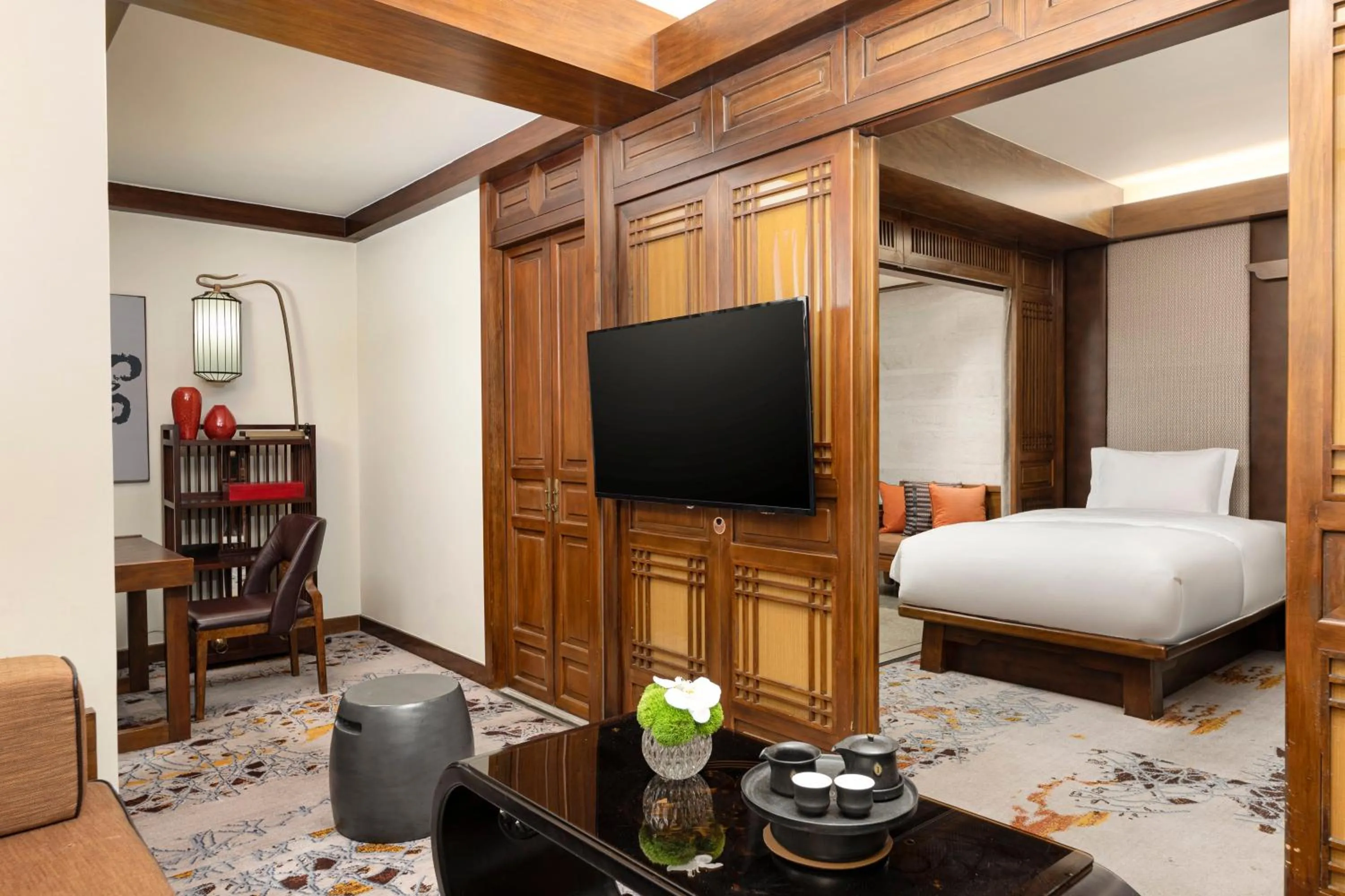 Photo of the whole room, Bed in InterContinental Lijiang Ancient Town Resort by IHG