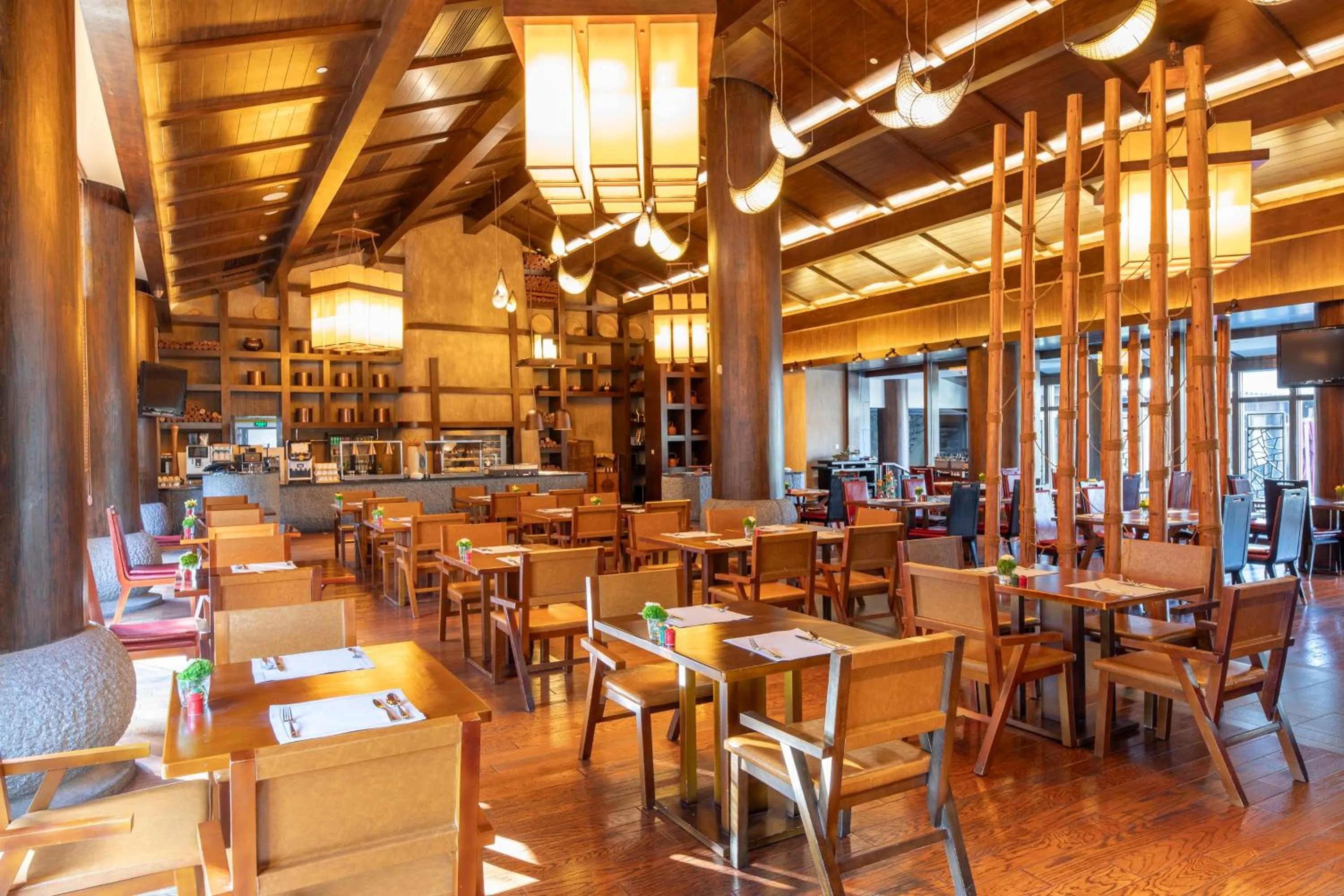 Restaurant/places to eat in InterContinental Lijiang Ancient Town Resort by IHG
