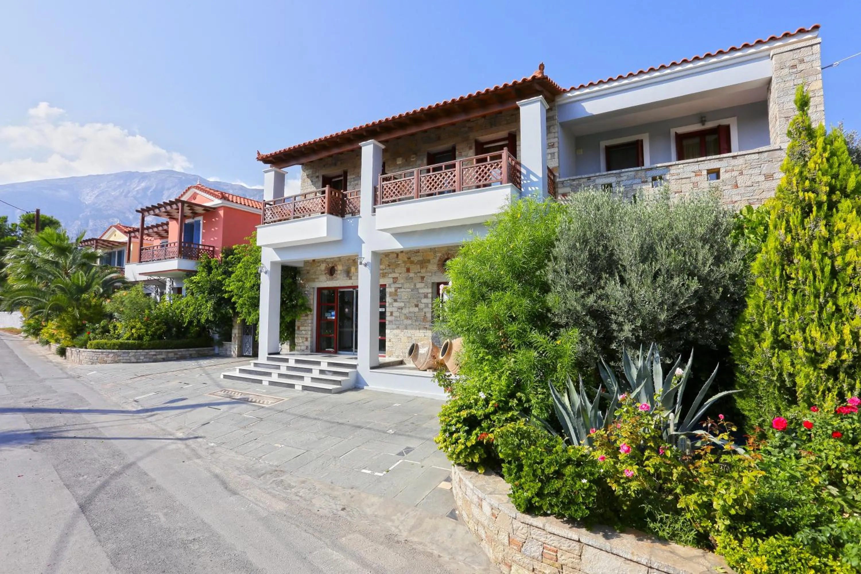 Facade/entrance in Sirena Residence & Spa