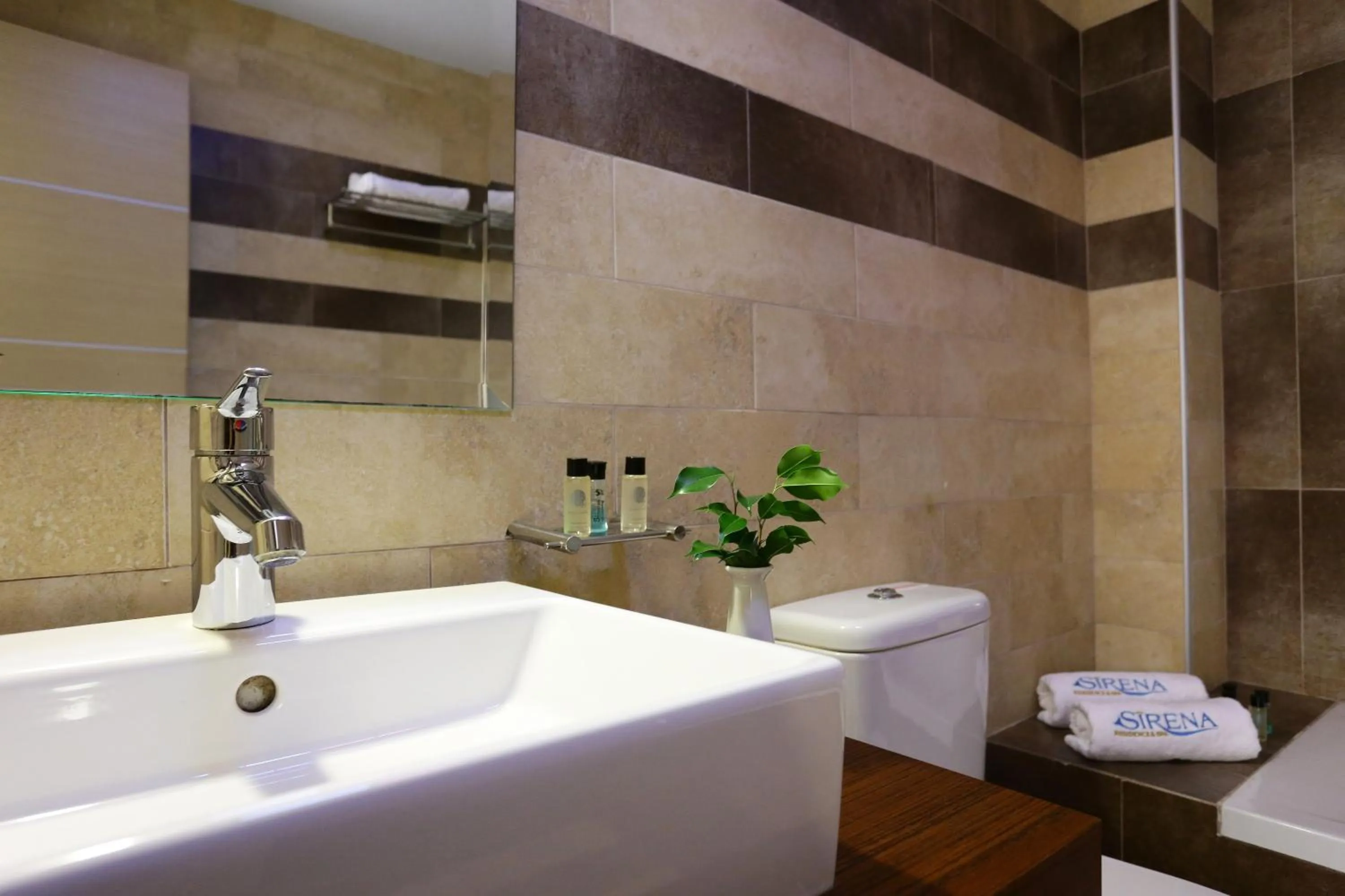 Toilet in Sirena Residence & Spa